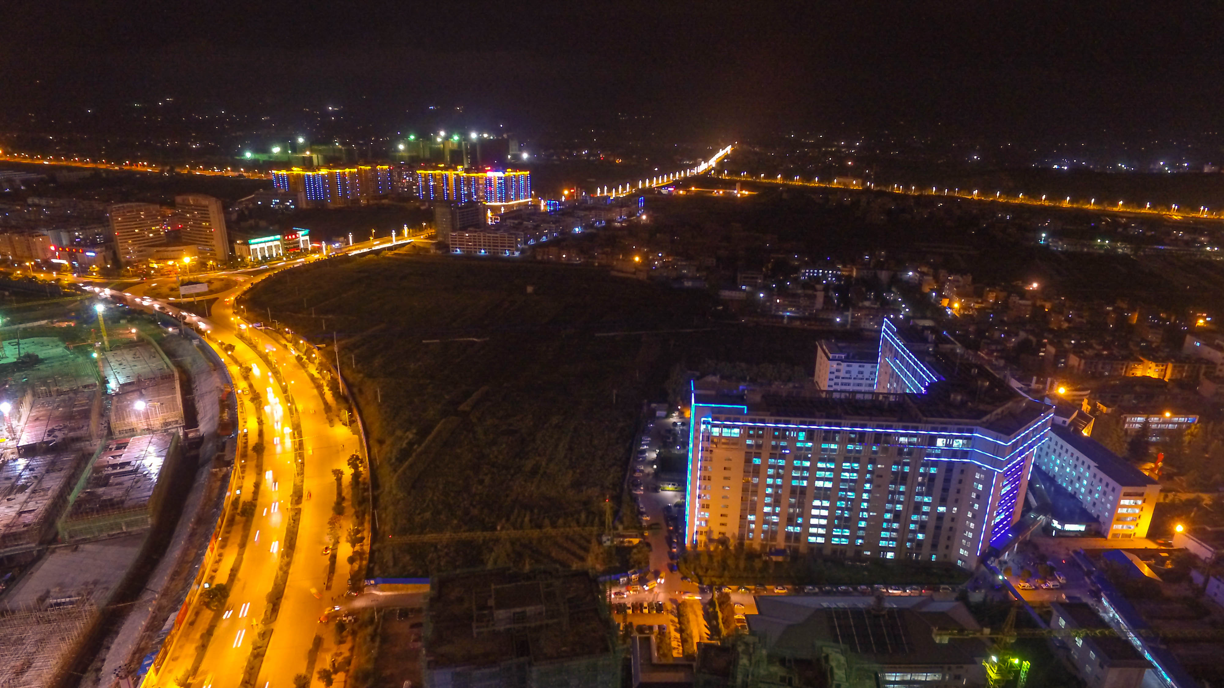 航拍昭通市夜景