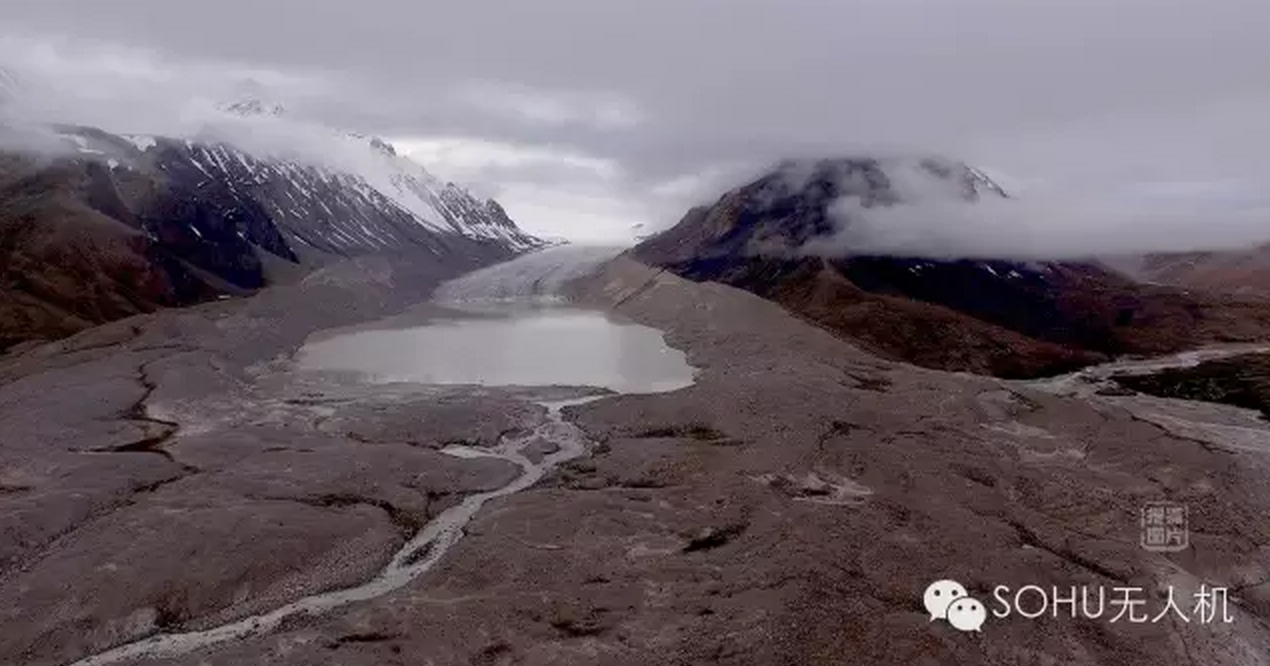 海拔6000米以上冰雪覆盖,分布着28条现代冰川.