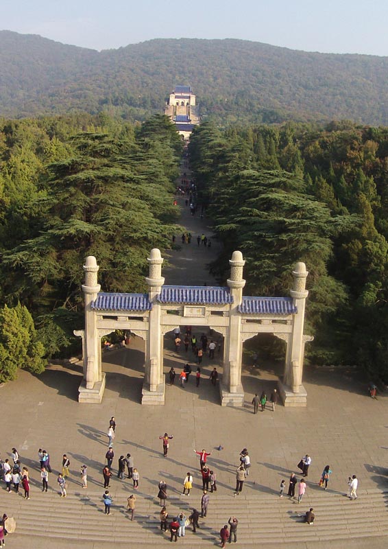 中山陵博爱广场