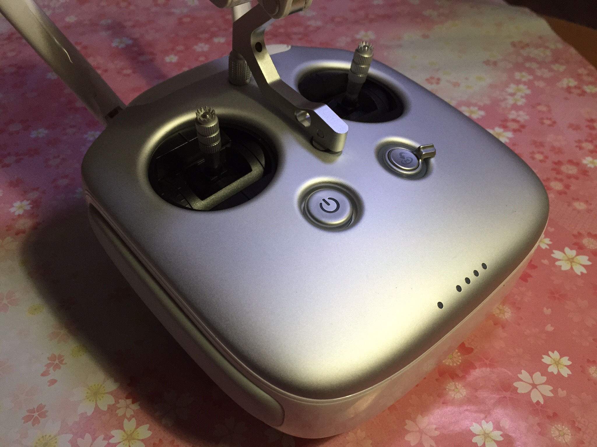 出全新遥控器 inspire 1 悟