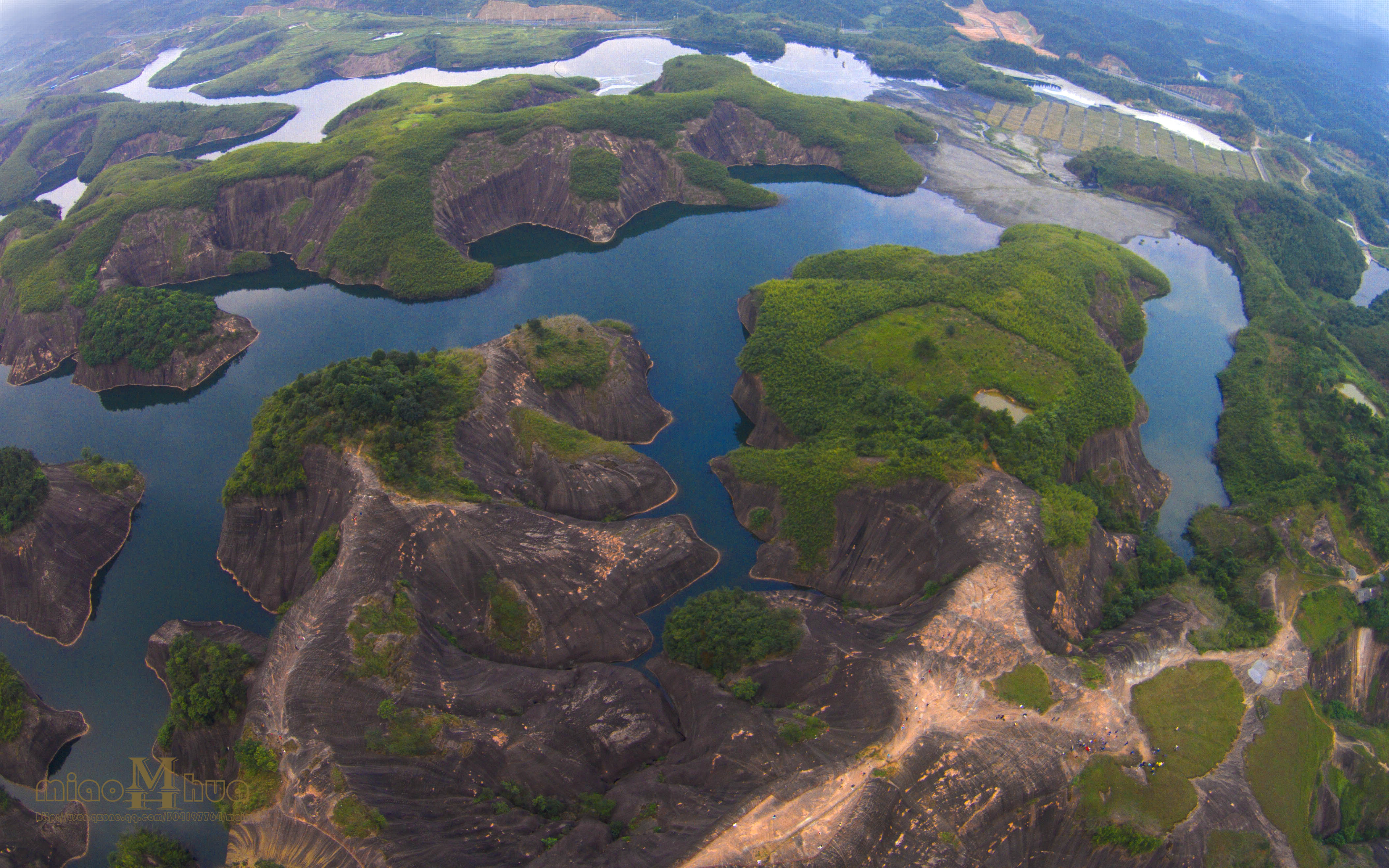 《航拍最美丹霞--高椅岭》