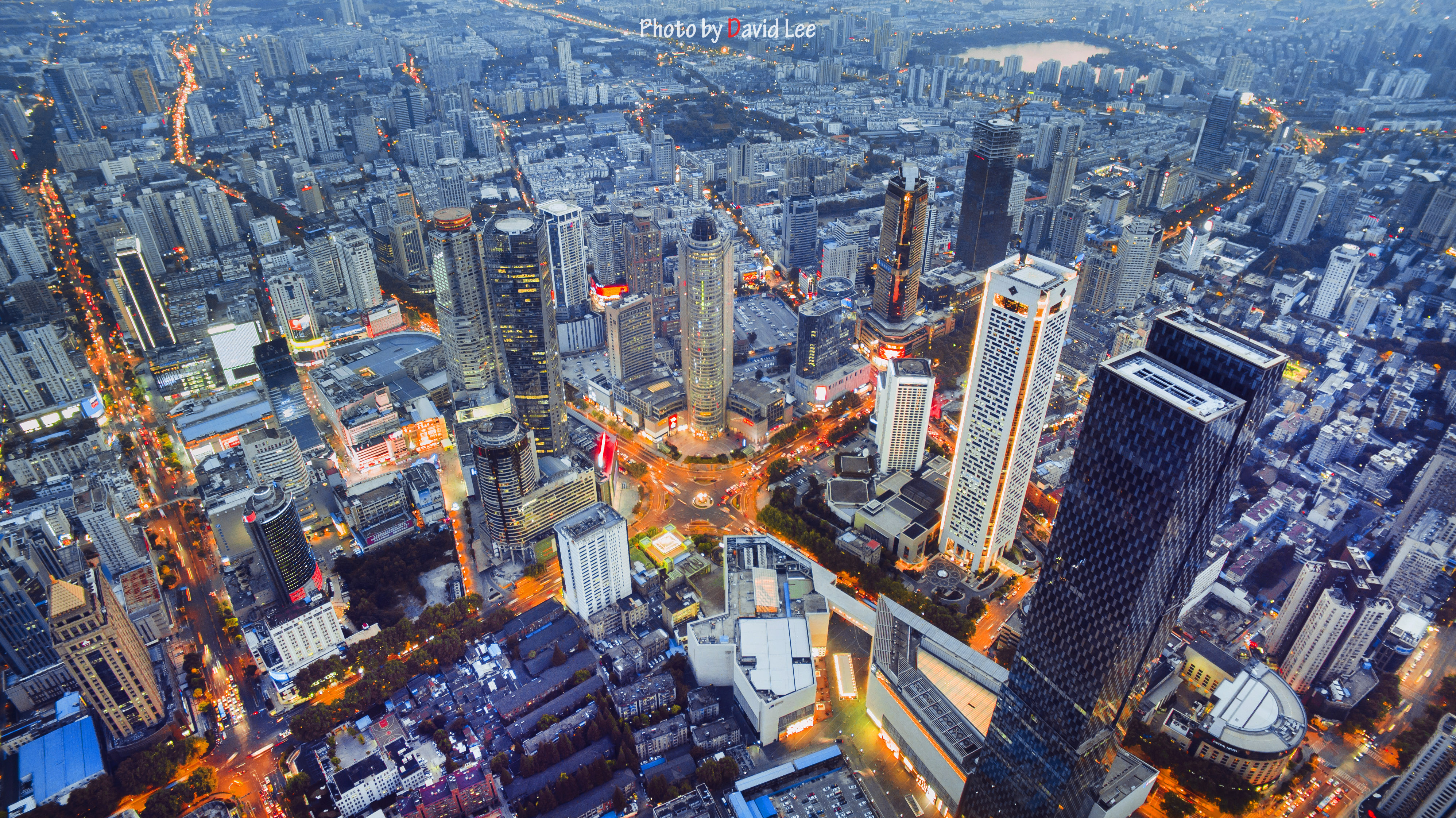 航拍金陵灯火映青砖万仞宫墙夜未央