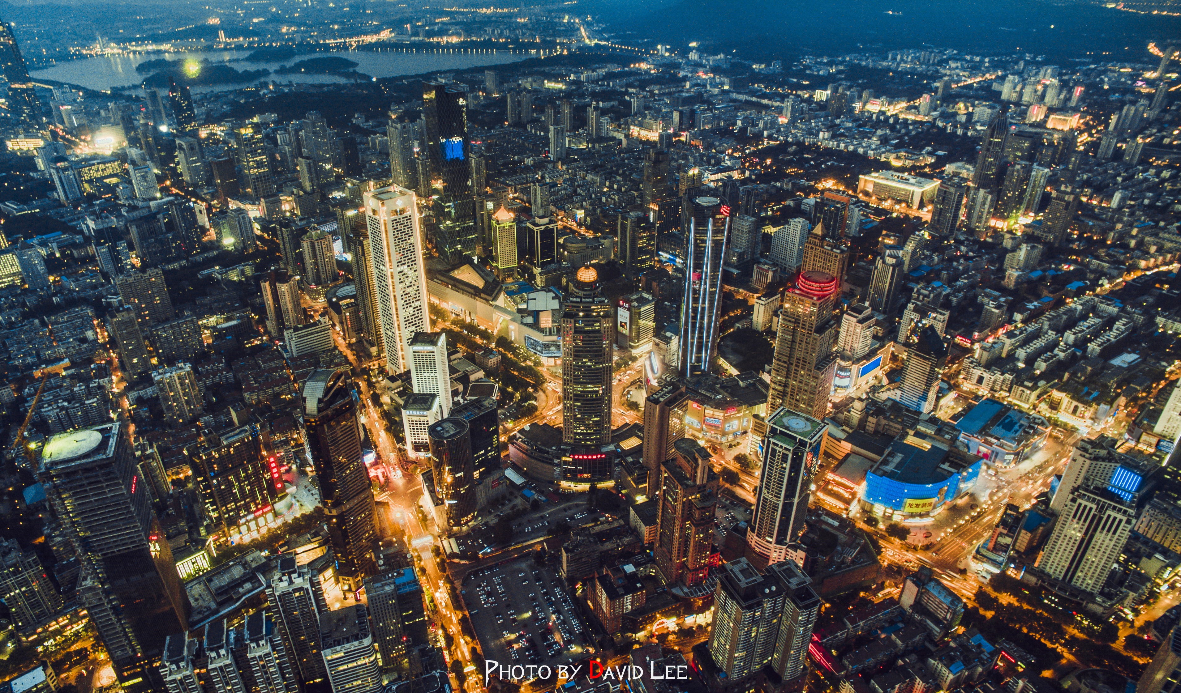 航拍金陵灯火映青砖万仞宫墙夜未央