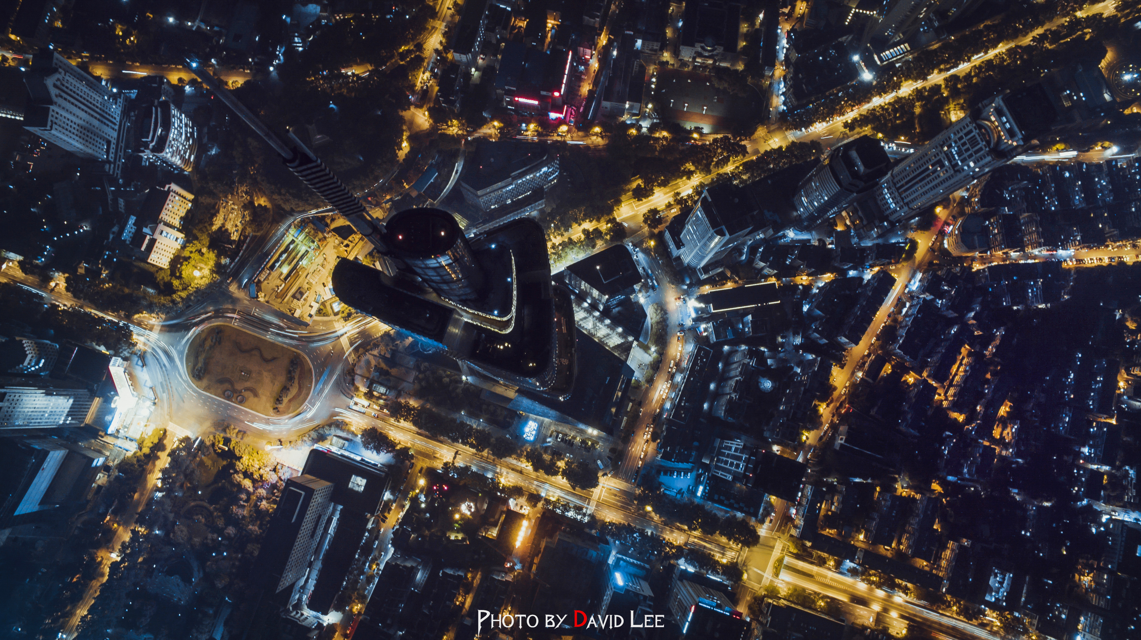 航拍金陵灯火映青砖万仞宫墙夜未央