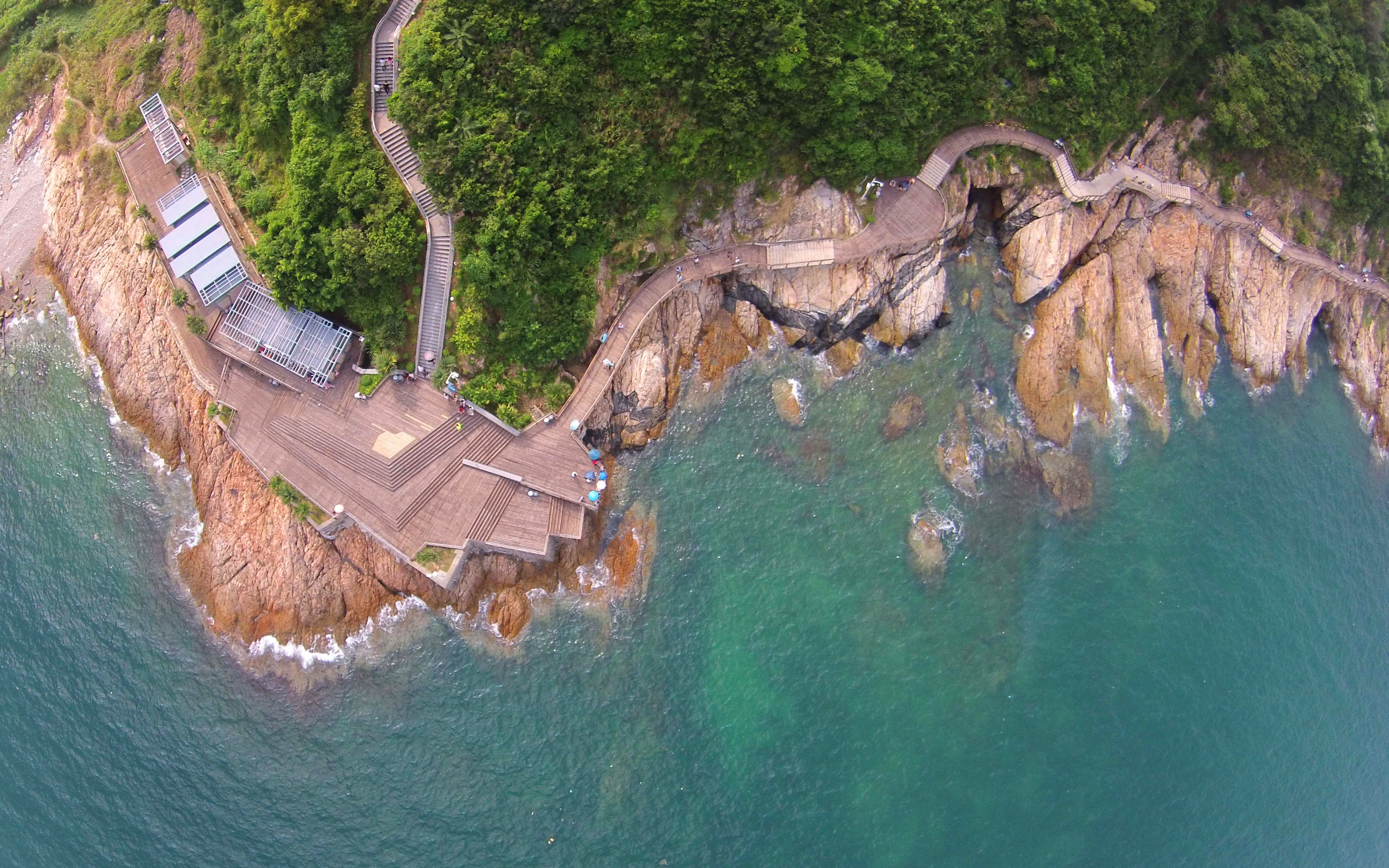 航拍盐田海滨栈道