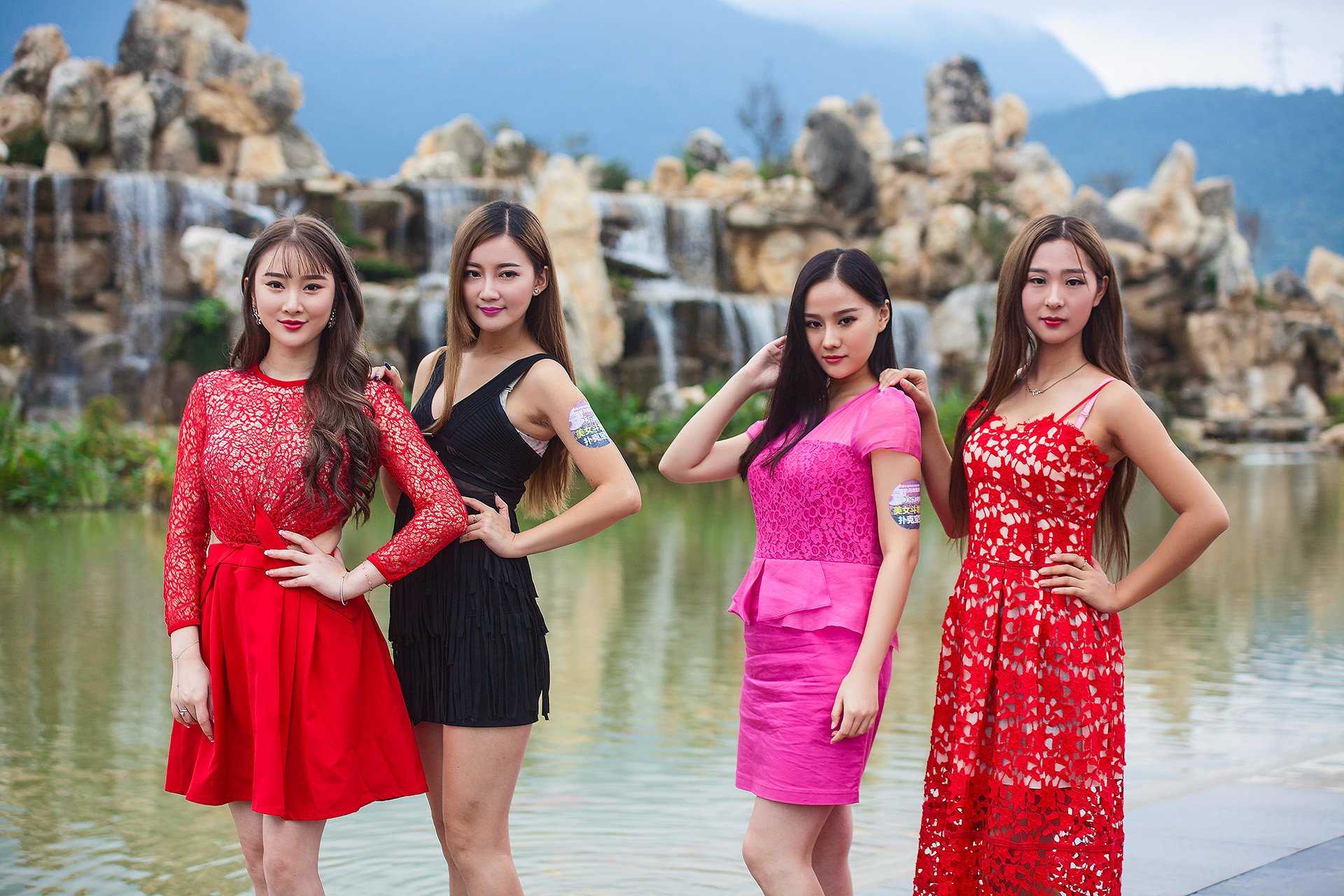 第一次航拍中秋节"美女斗地主"