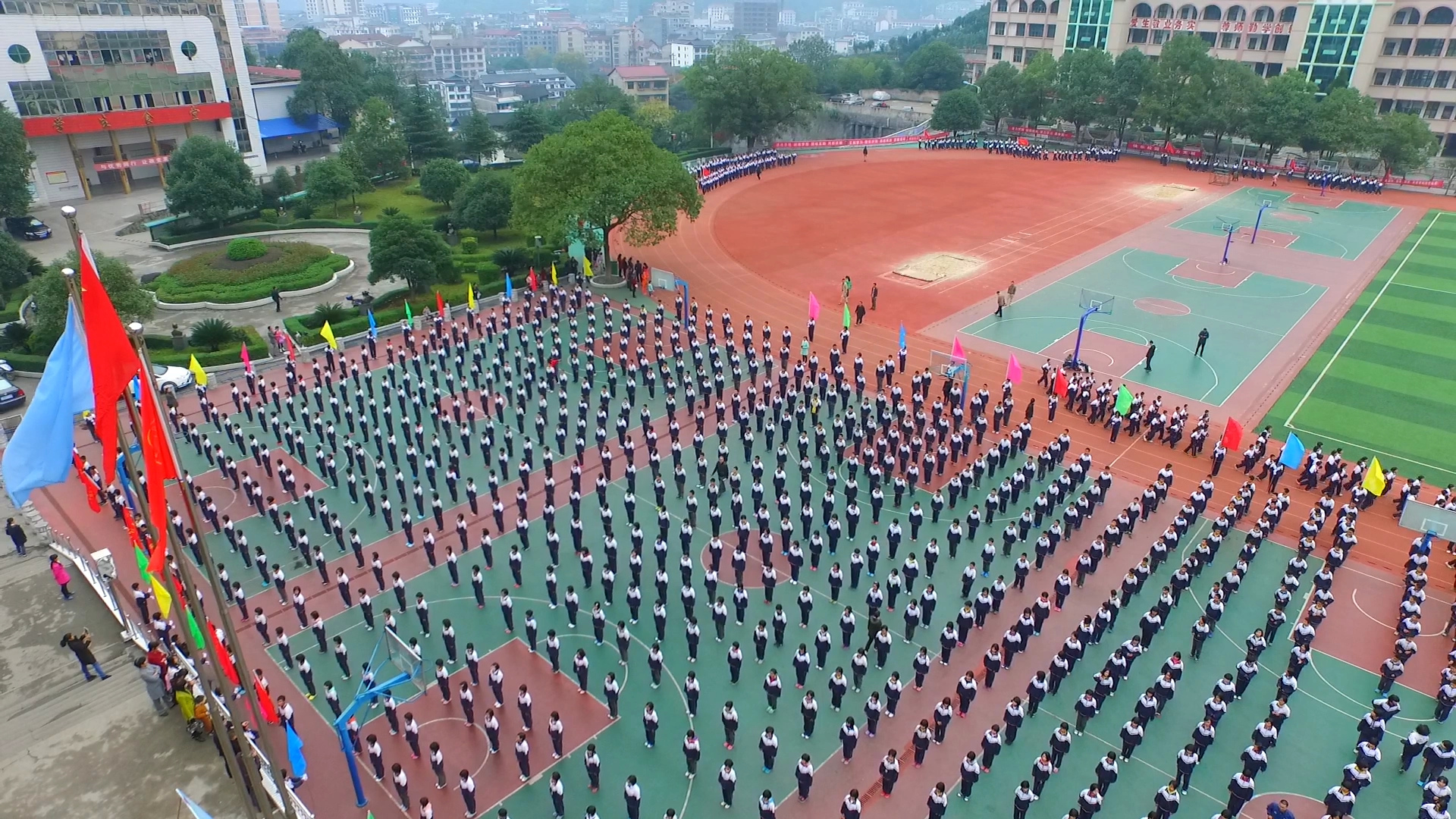 【精灵3航拍】湖南省绥宁县实验中学运动会开幕式航拍剪影-作品-大疆