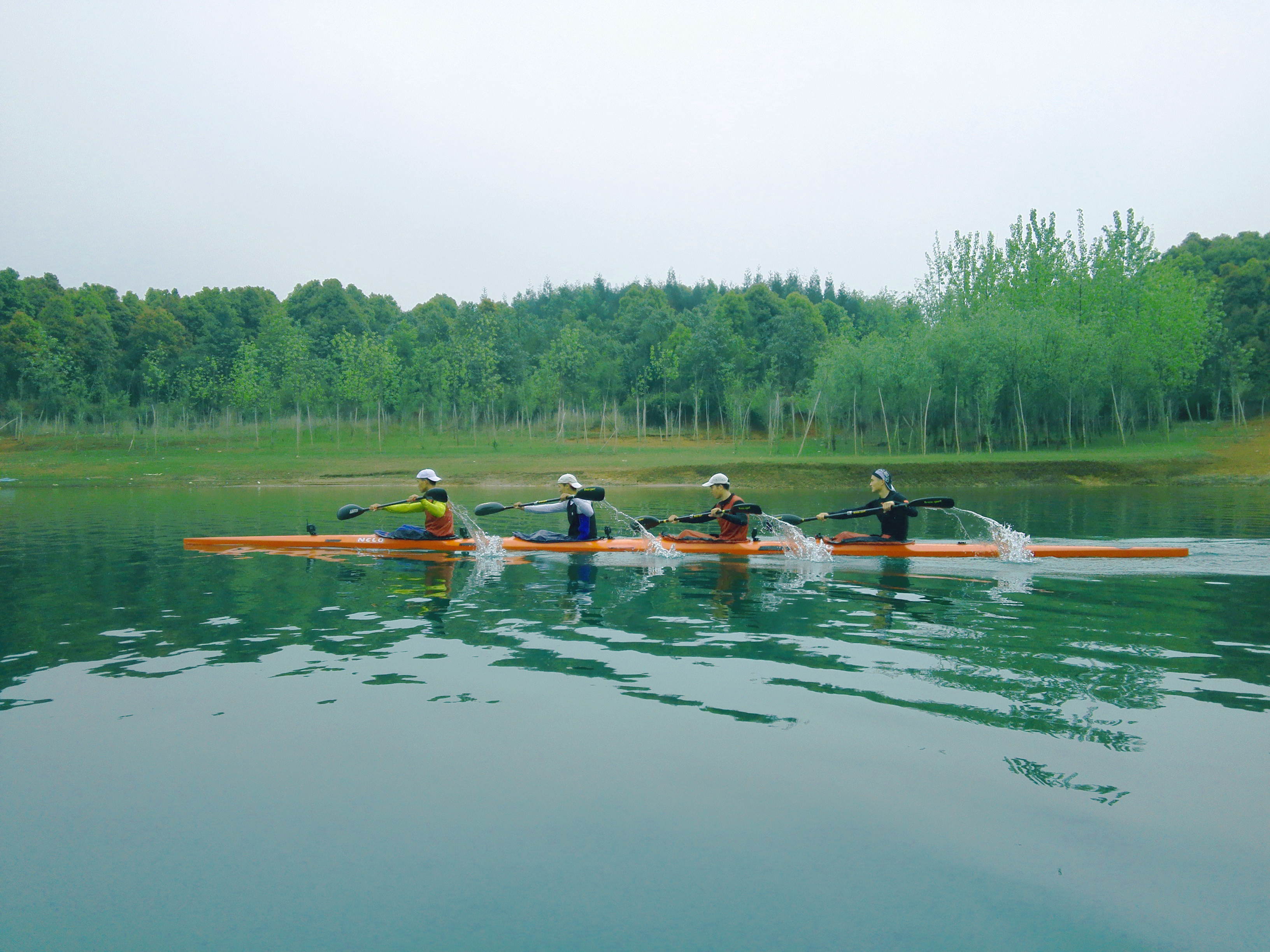 【撩春风】青山不改,绿水长流——贵州红枫湖水上运动.