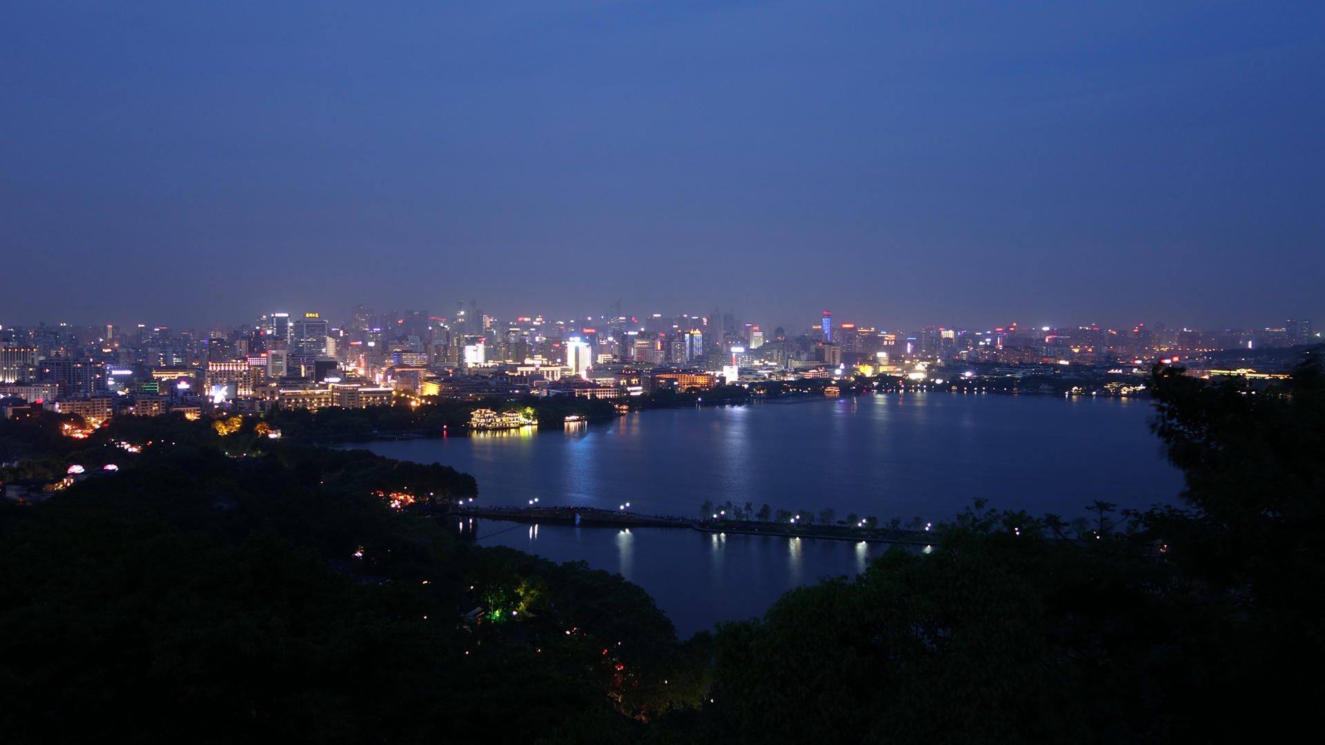 西湖,杨公堤的游船码头