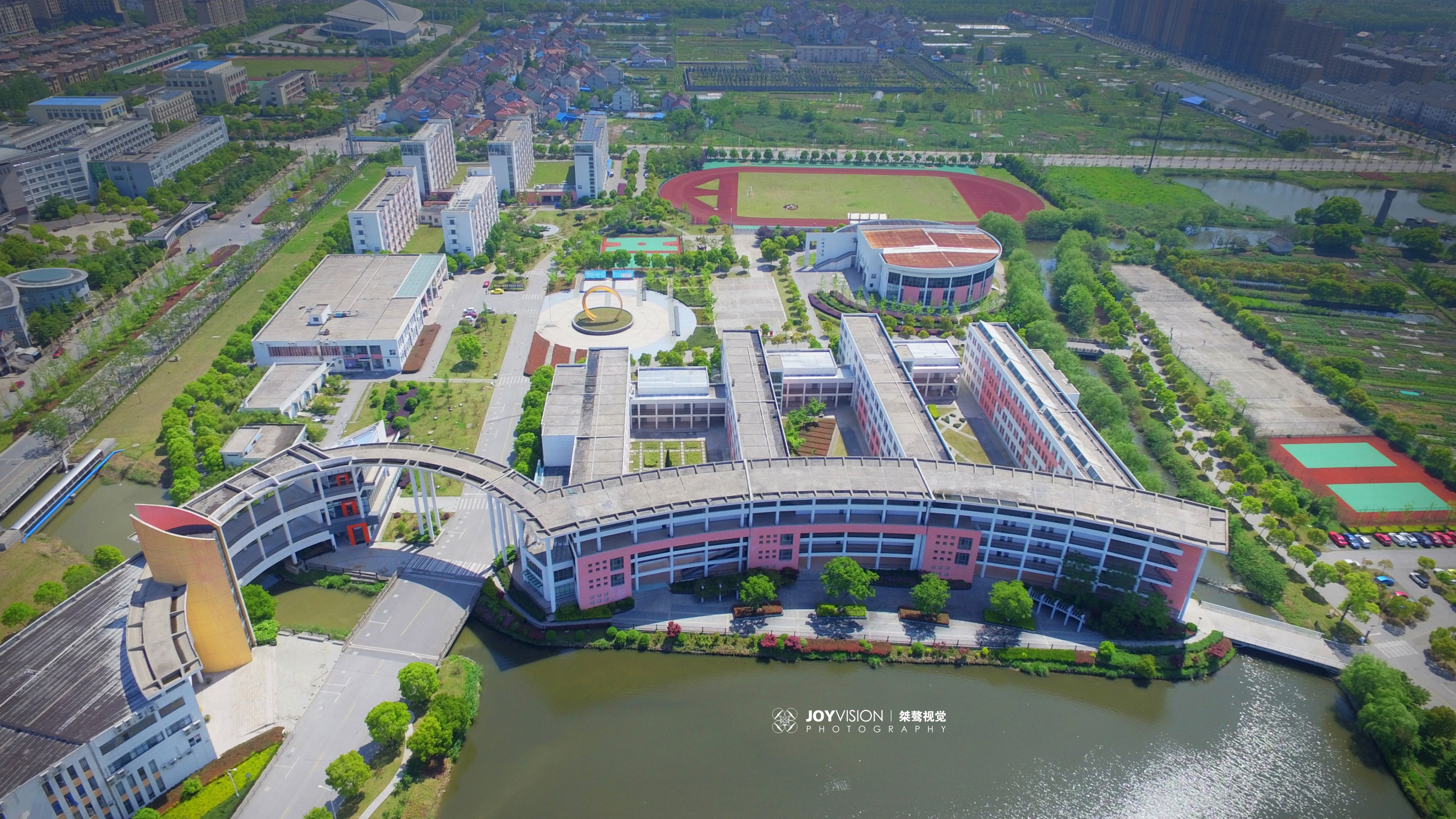湖州最美的学校——湖州艺术与设计学校航拍(更新全景)-作品-大疆社区