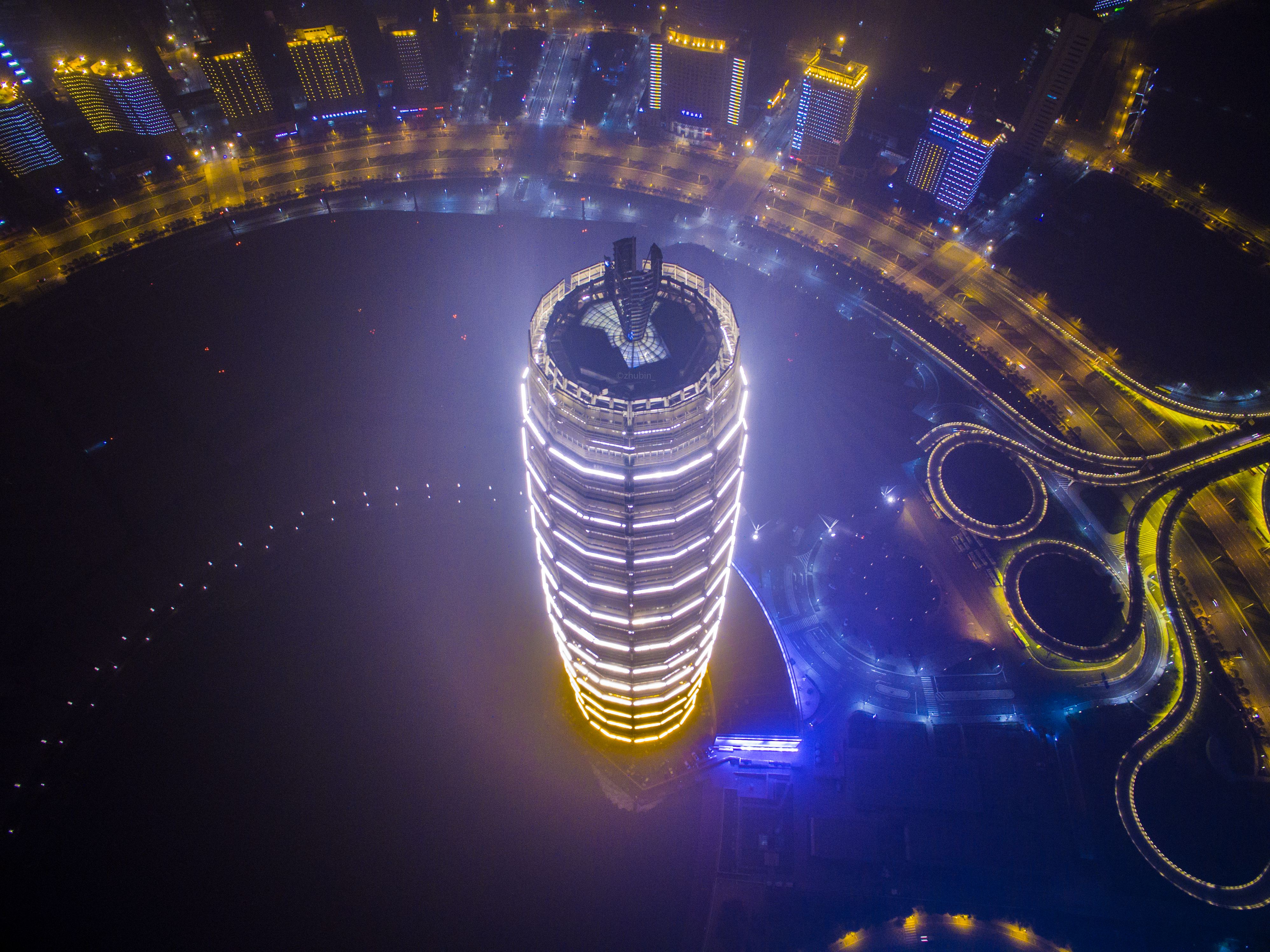 【城市探索】一精灵一世界——小城故事