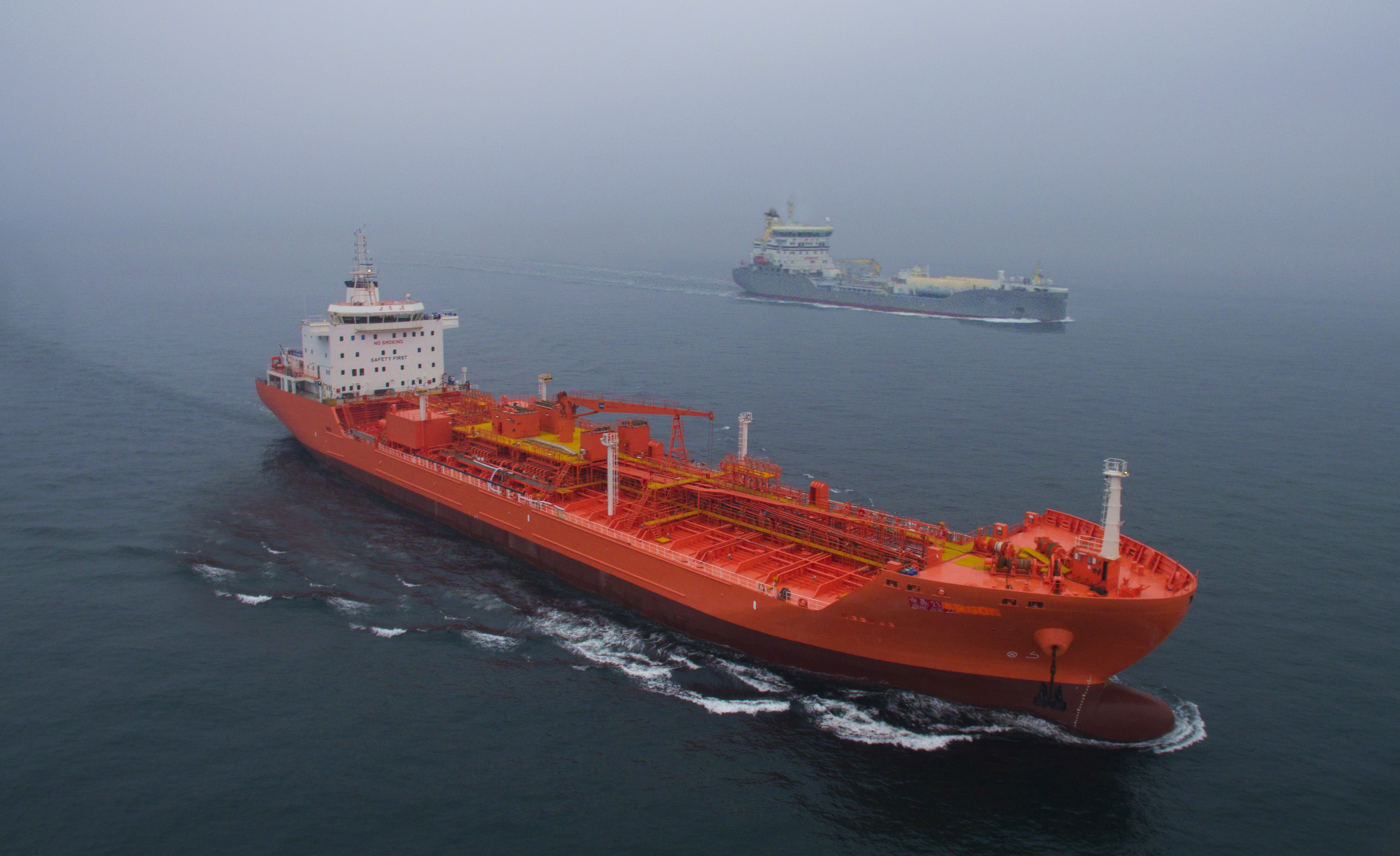 航拍试航大片:中航船舶全球首制15000吨双燃料化学品船