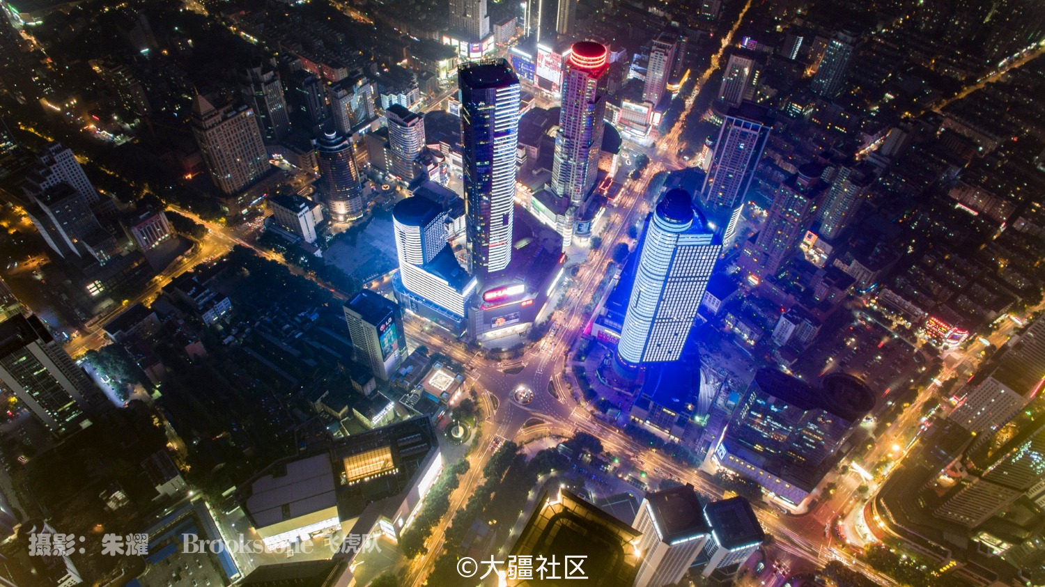 700米高空的南京新街口