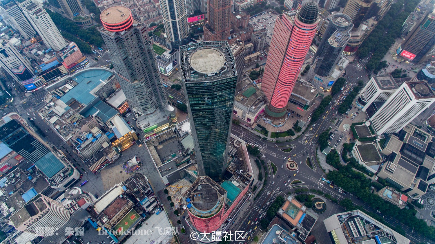 700米高空的南京新街口