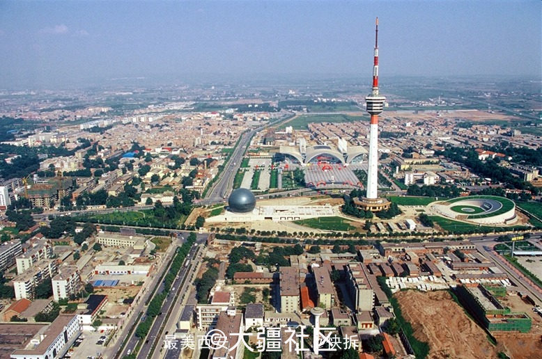 2004年的西安电视塔