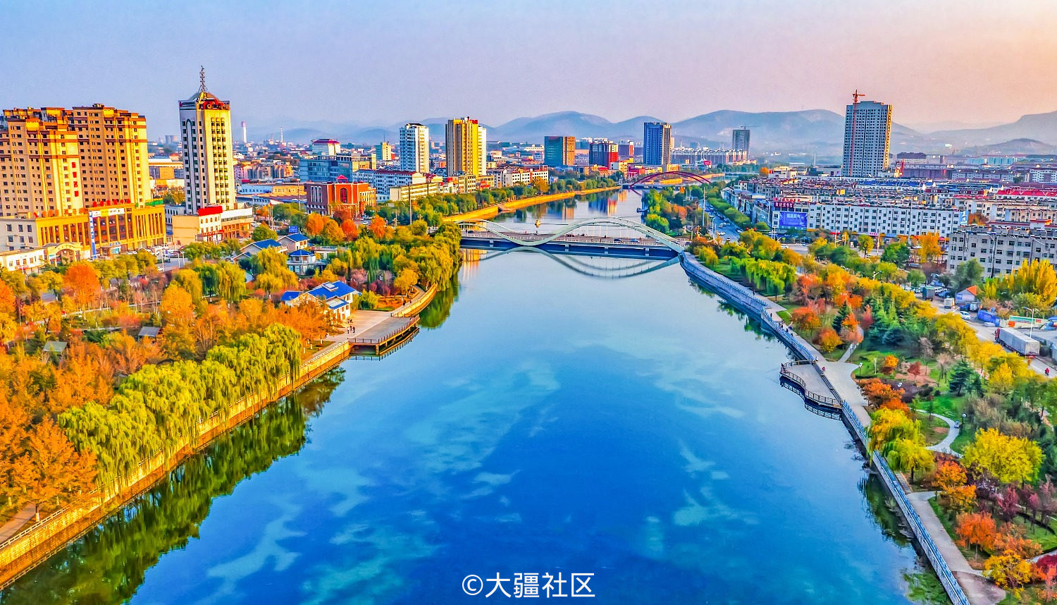 山东沂源县螳螂河两岸