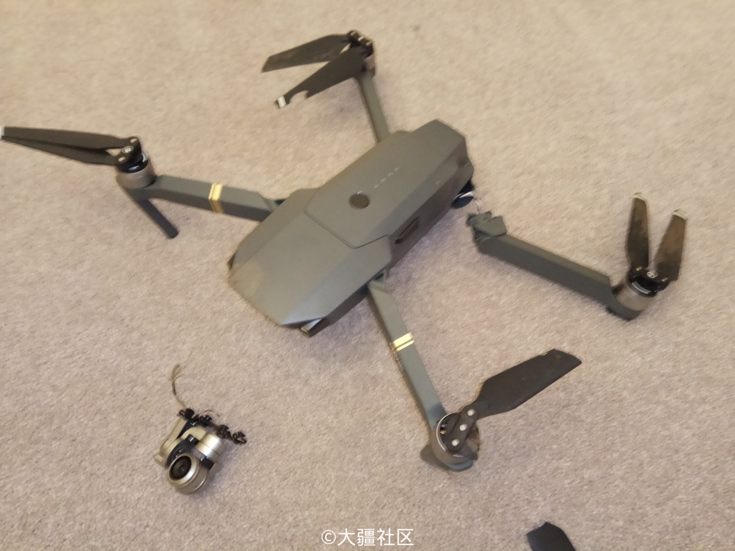 mavic作死贴地炸鸡,云台脱落,后臂断裂-航拍无人机-大疆社区