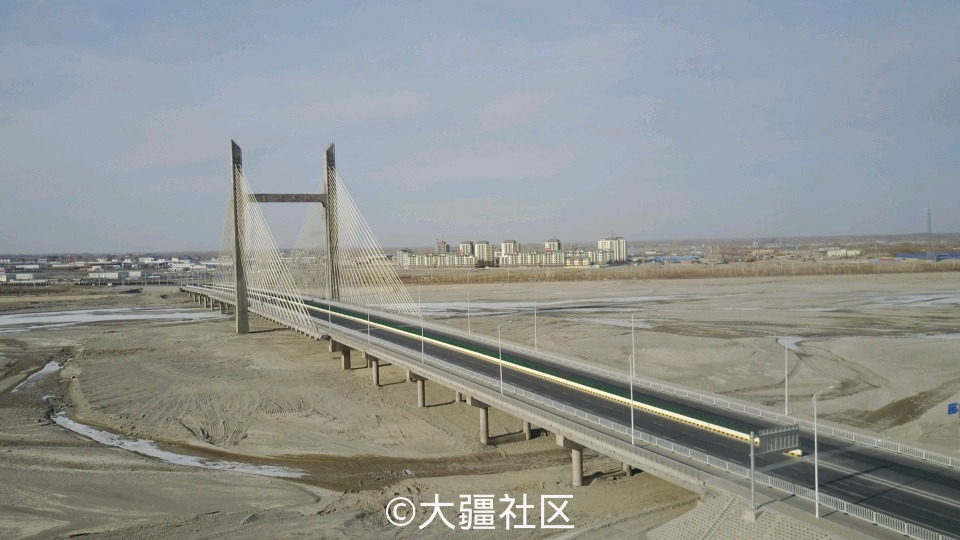 航拍酒泉新区金河大桥