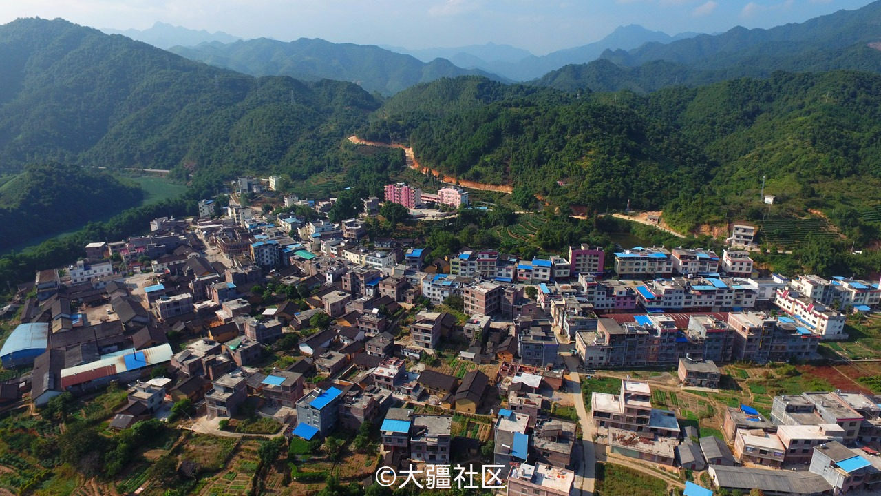 鸟瞰昭平县走马镇,美丽乡村.