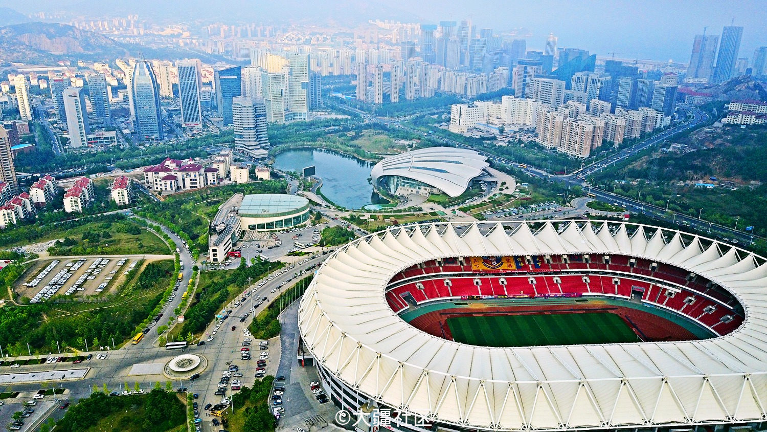 小御拍的青岛国信体育中心,欢迎拍砖,新手