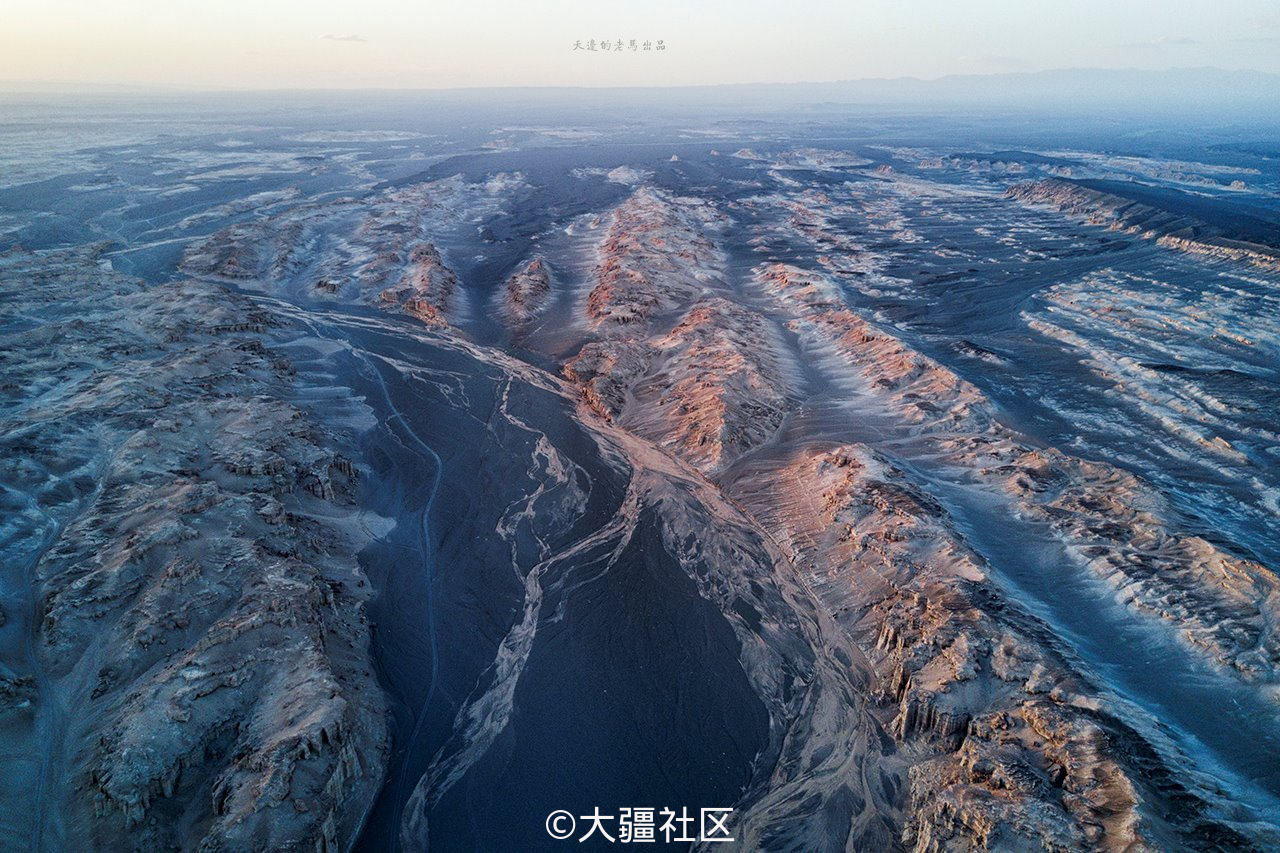 mavic航拍罗布泊大海道