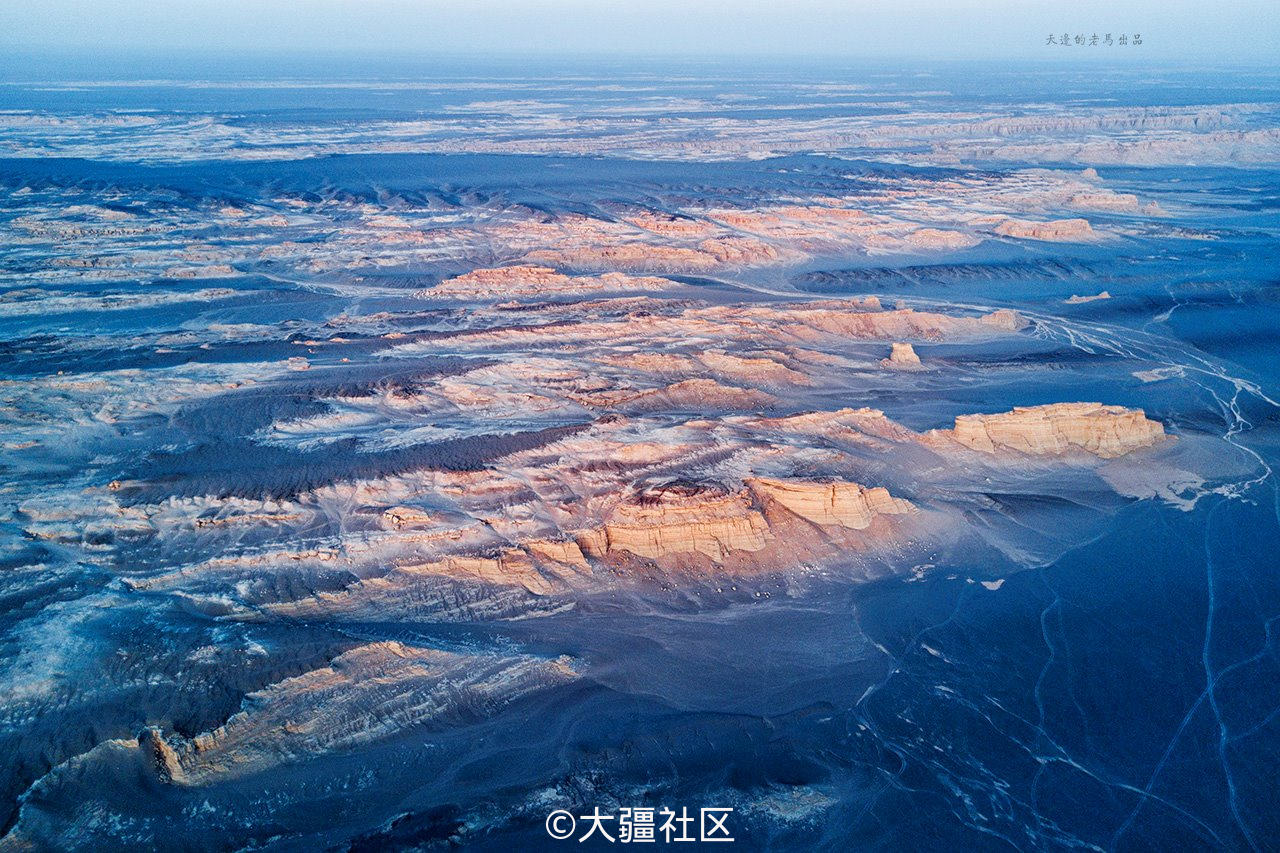 mavic航拍罗布泊大海道