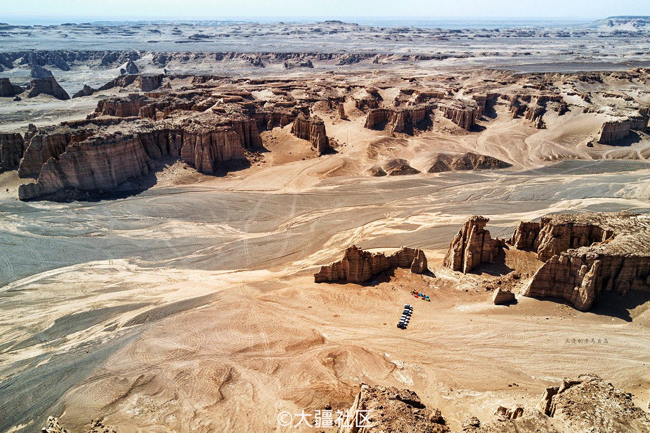 mavic航拍罗布泊大海道