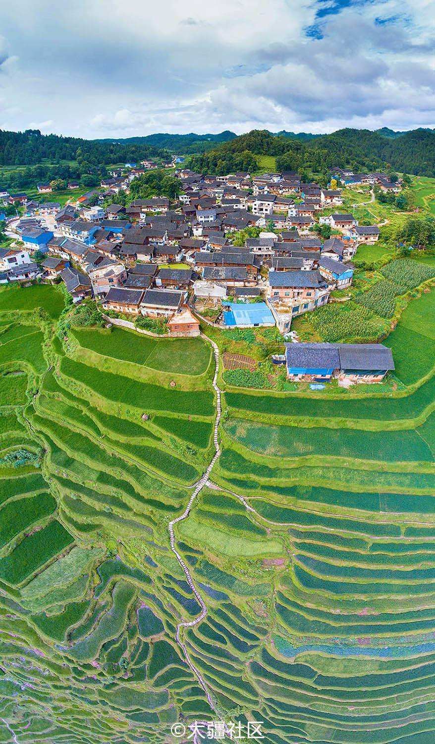 贵州丹寨县,高要村和石桥村全景. 高要梯田 石桥村
