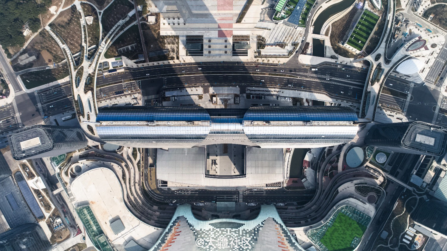 俯瞰苏州中心东方之门