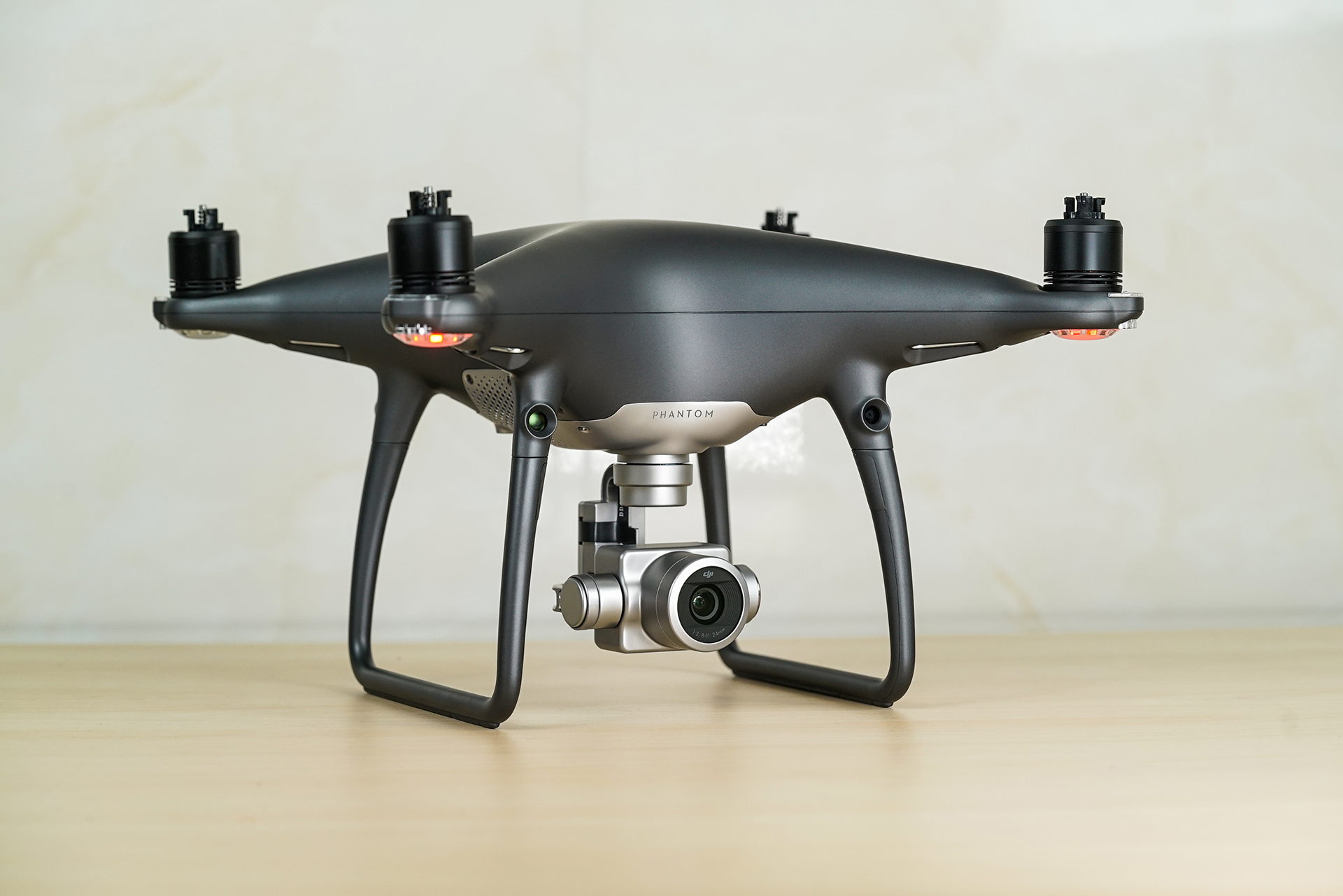 飞哥体验:曜石黑版大疆精灵4pro