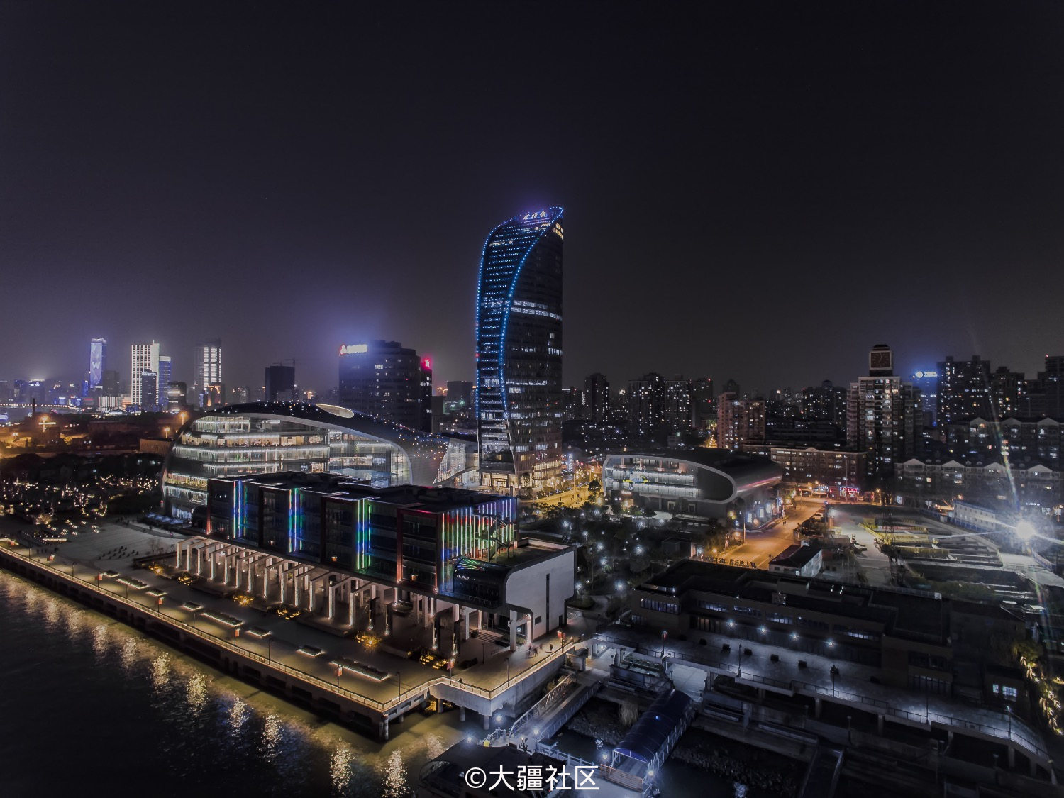 上海渔人码头夜景图片