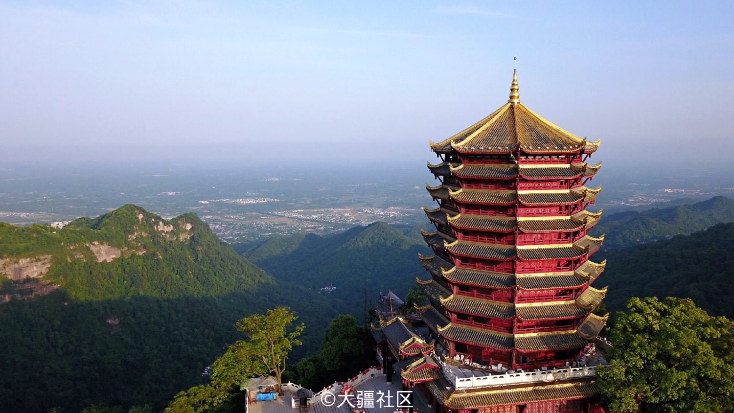 512与炸机一步之遥,夕阳下的都江堰青城山老君阁