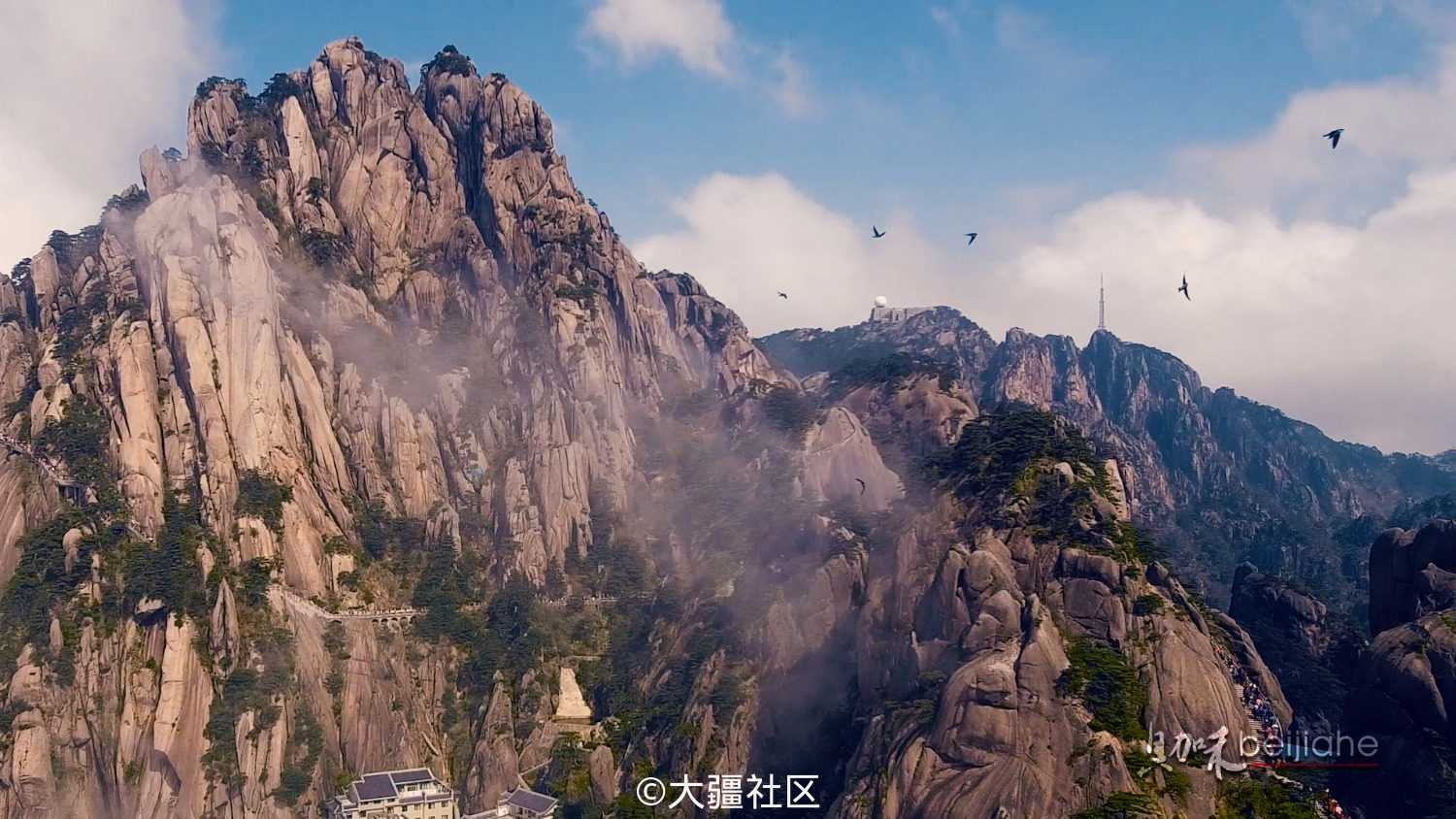 春来黄山2—航拍光明顶 莲花峰