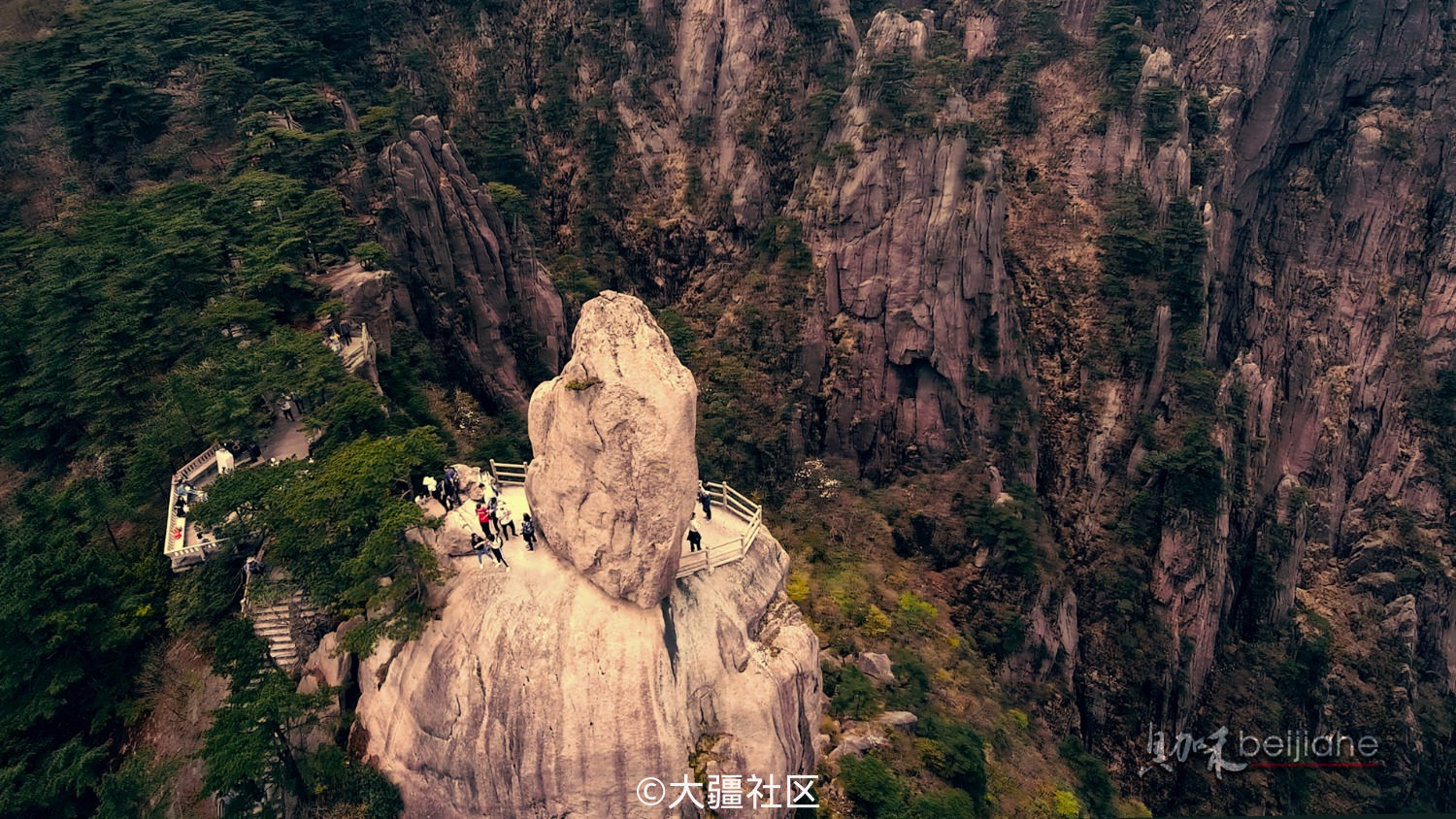 春来黄山2—航拍光明顶 莲花峰