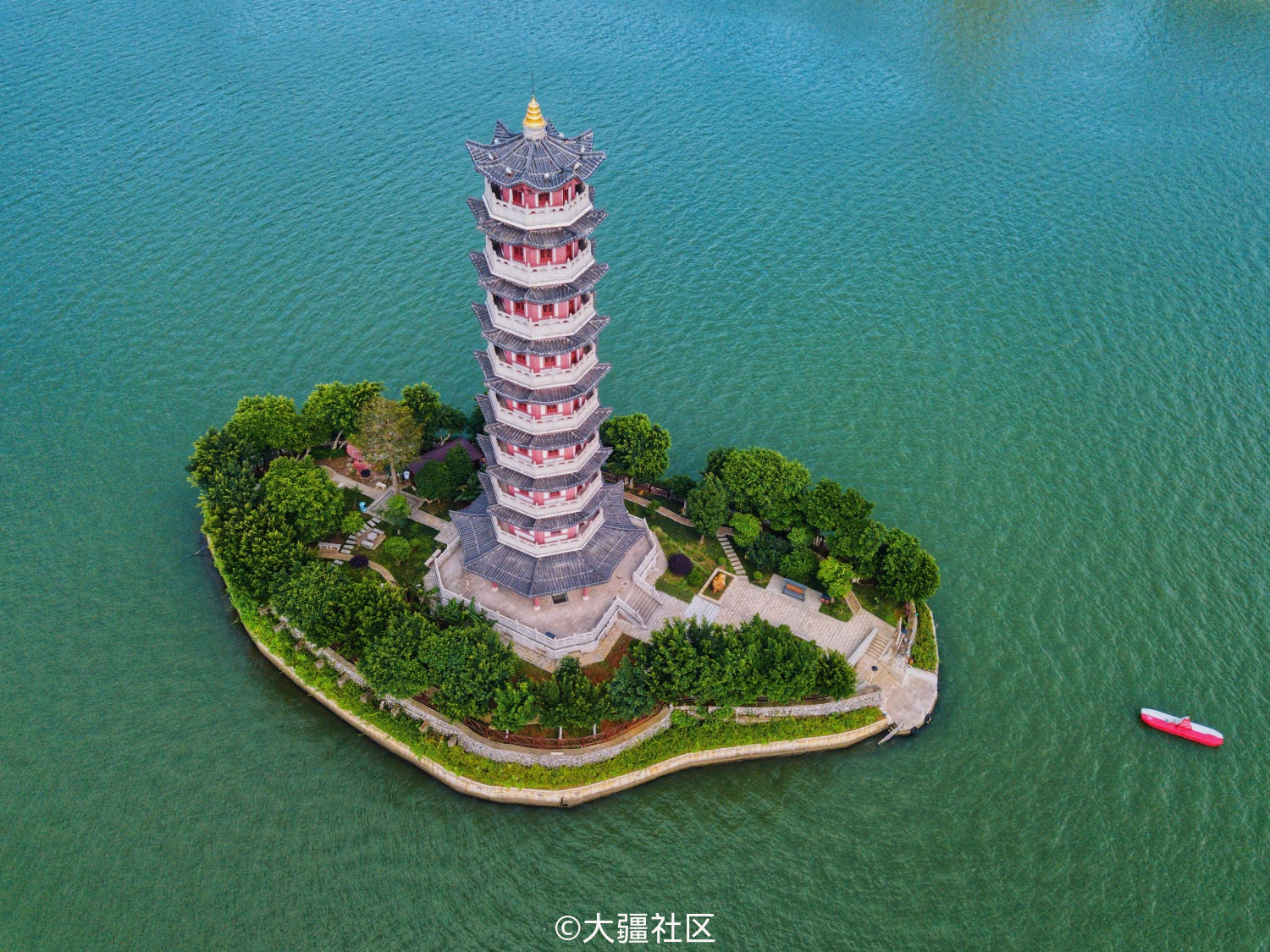 广东韶关三江交汇中心塔