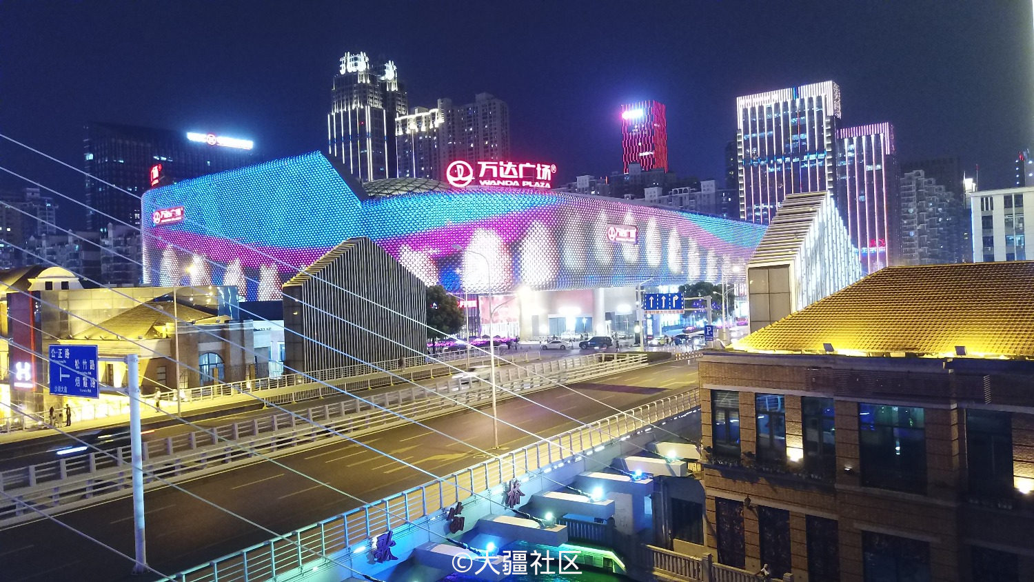 航拍楚河汉街