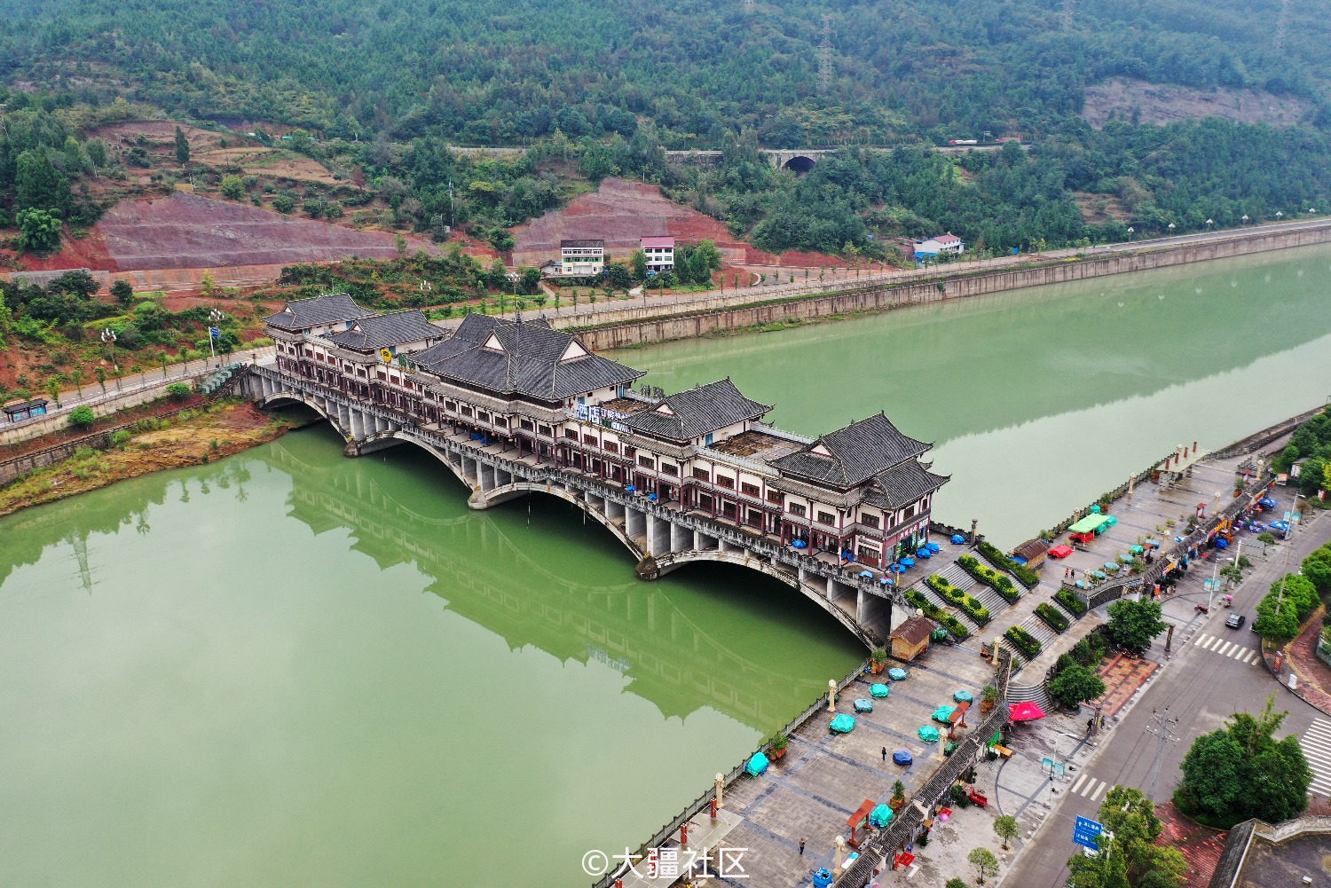 雨后剑阁新县城