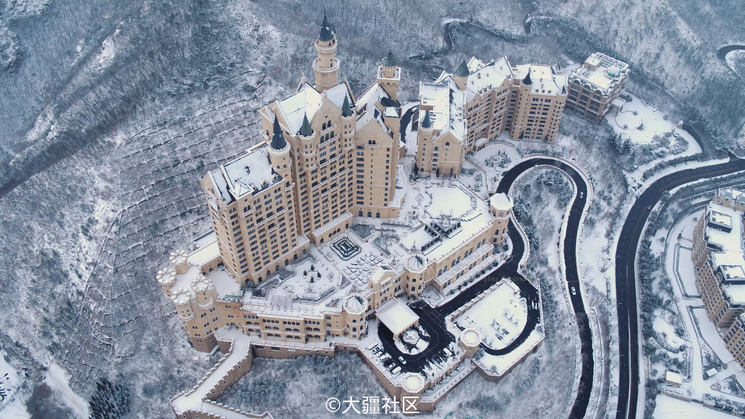 大连城堡酒店雪景图片