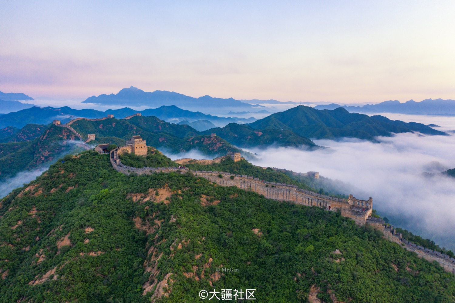 《雾锁金山岭》航拍延时 -万里长城,金山独秀,名不虚传!