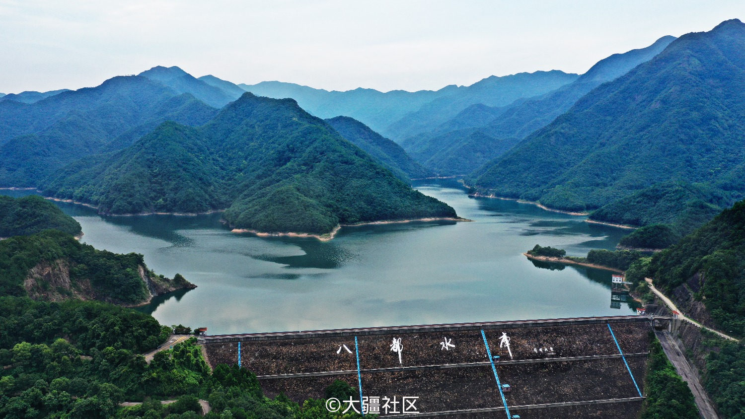 义乌八都水库近景