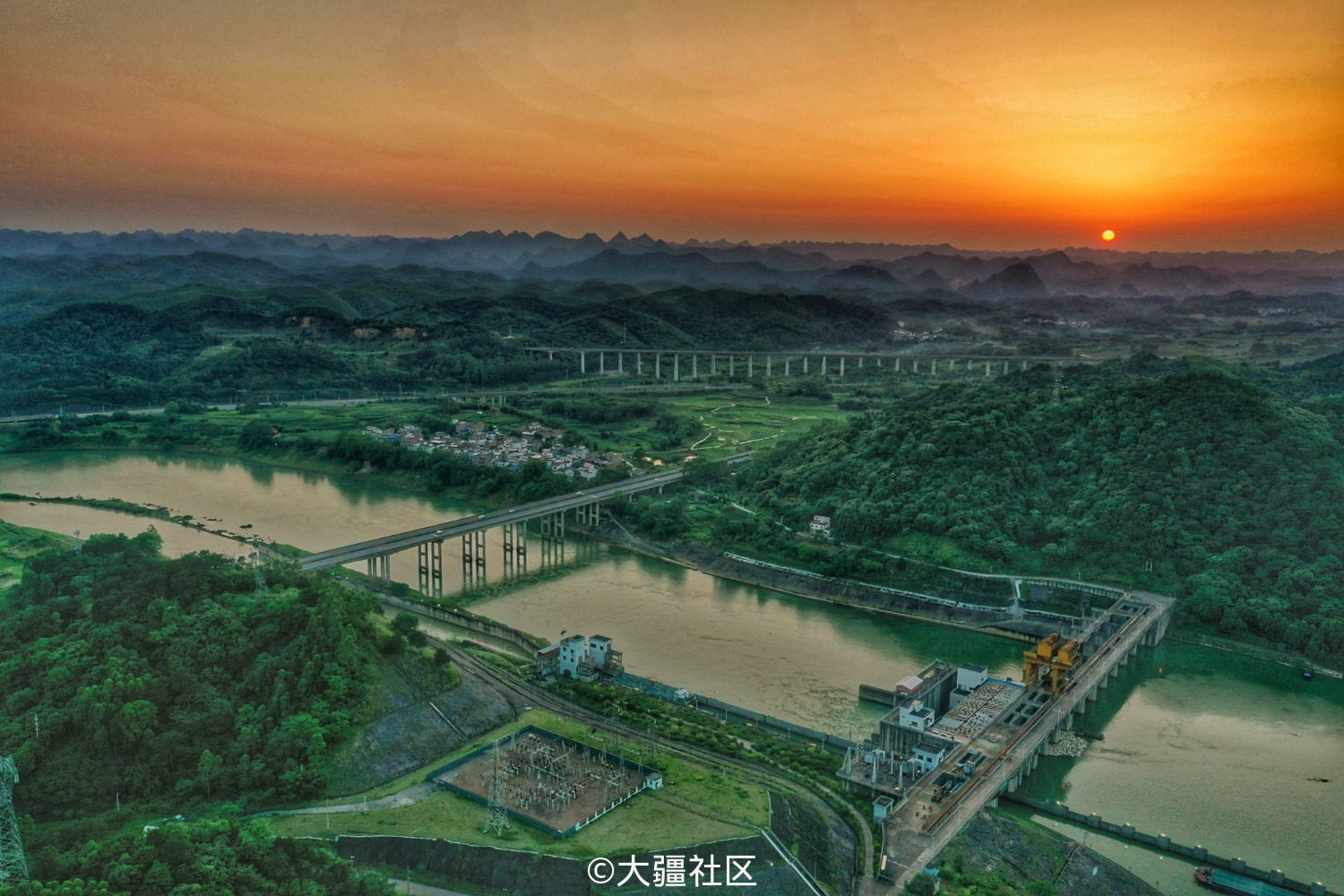 隆安金鸡滩水电站日落