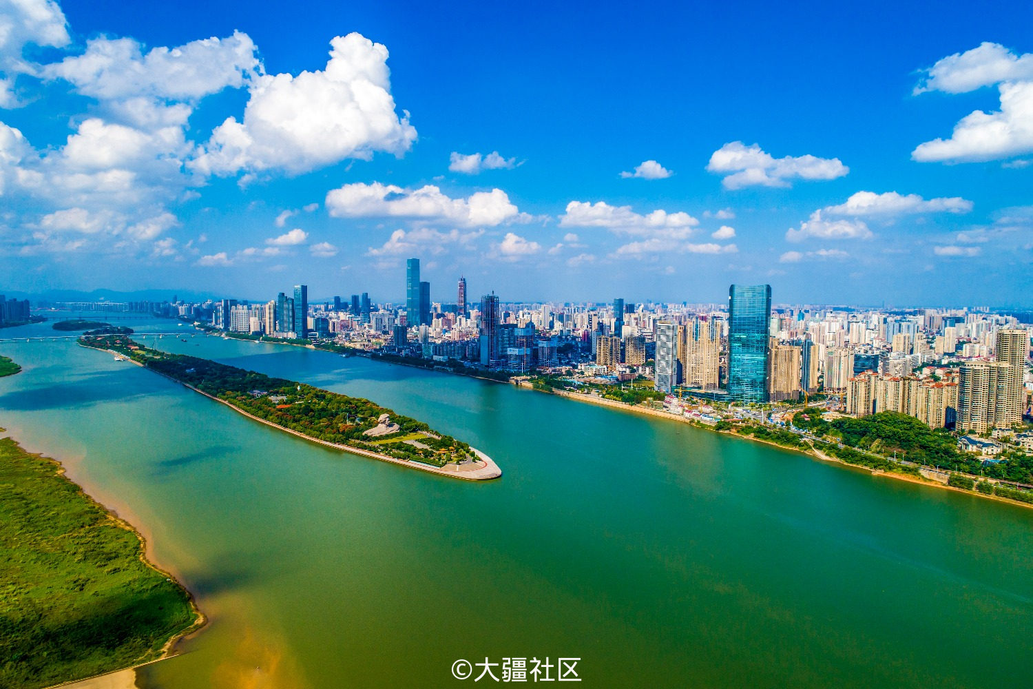 湘江水中橘子洲