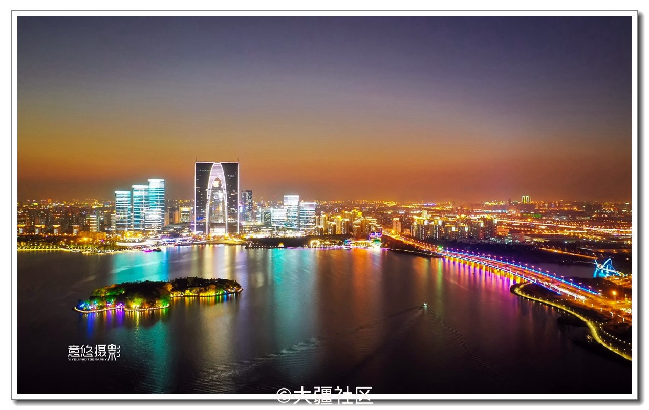 苏州金鸡湖灯光秀
