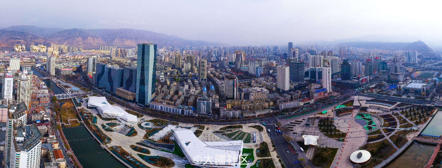 西宁中心广场全景拼图