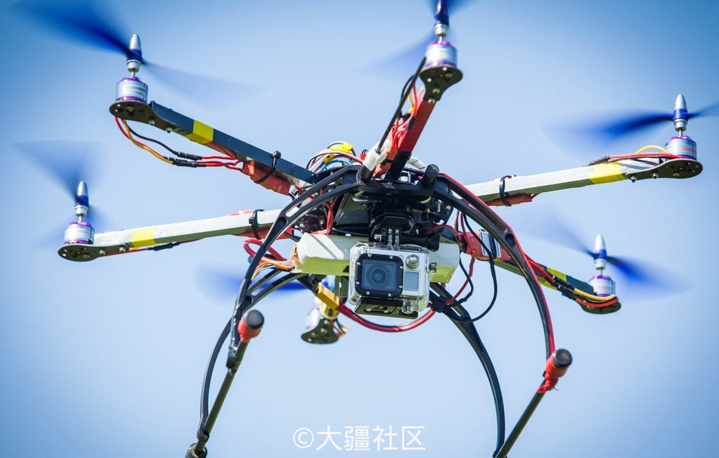 你见过无人机用超声波躲避障碍物吗