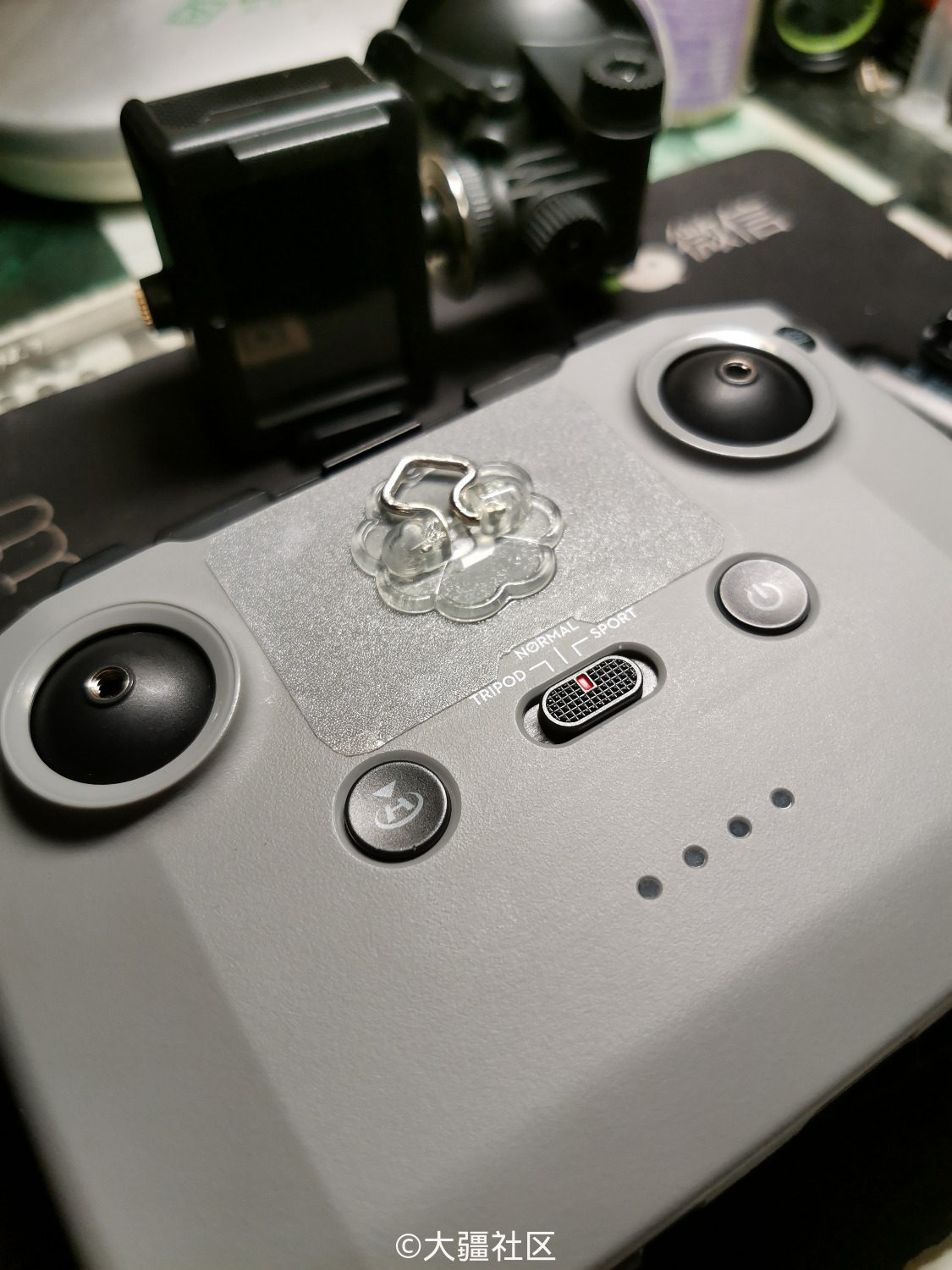 简单,实用,无损的air2遥控器【吊带勾】-产品-大疆社区