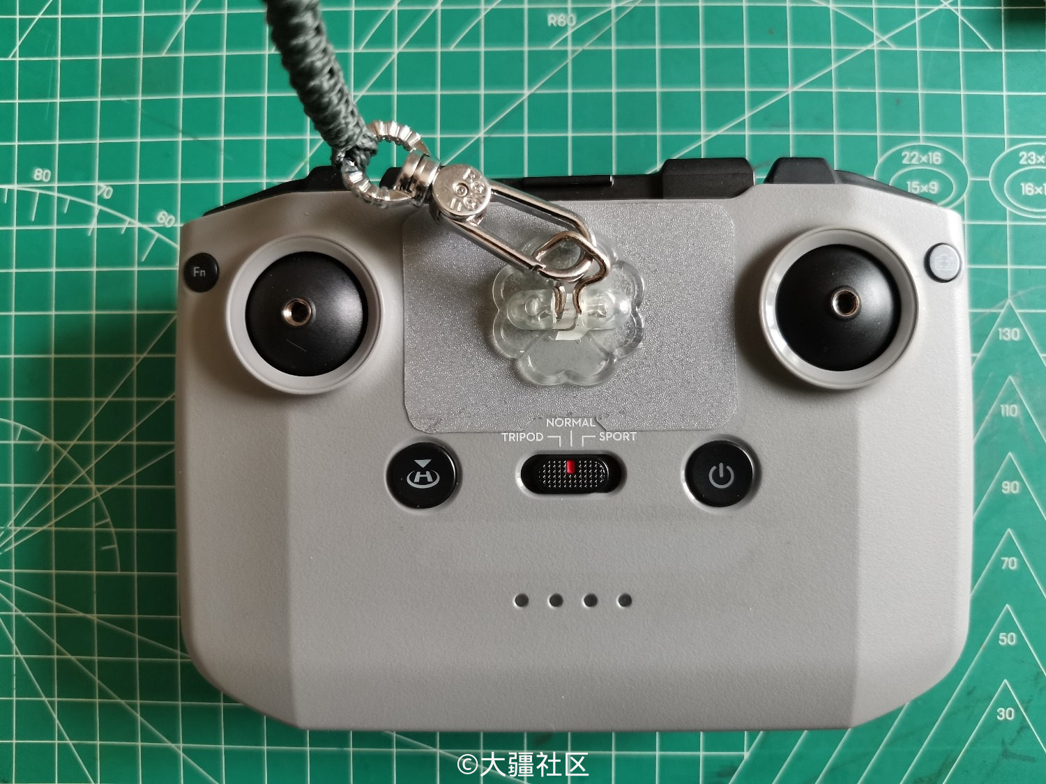 简单,实用,无损的air2遥控器【吊带勾】-产品-大疆社区