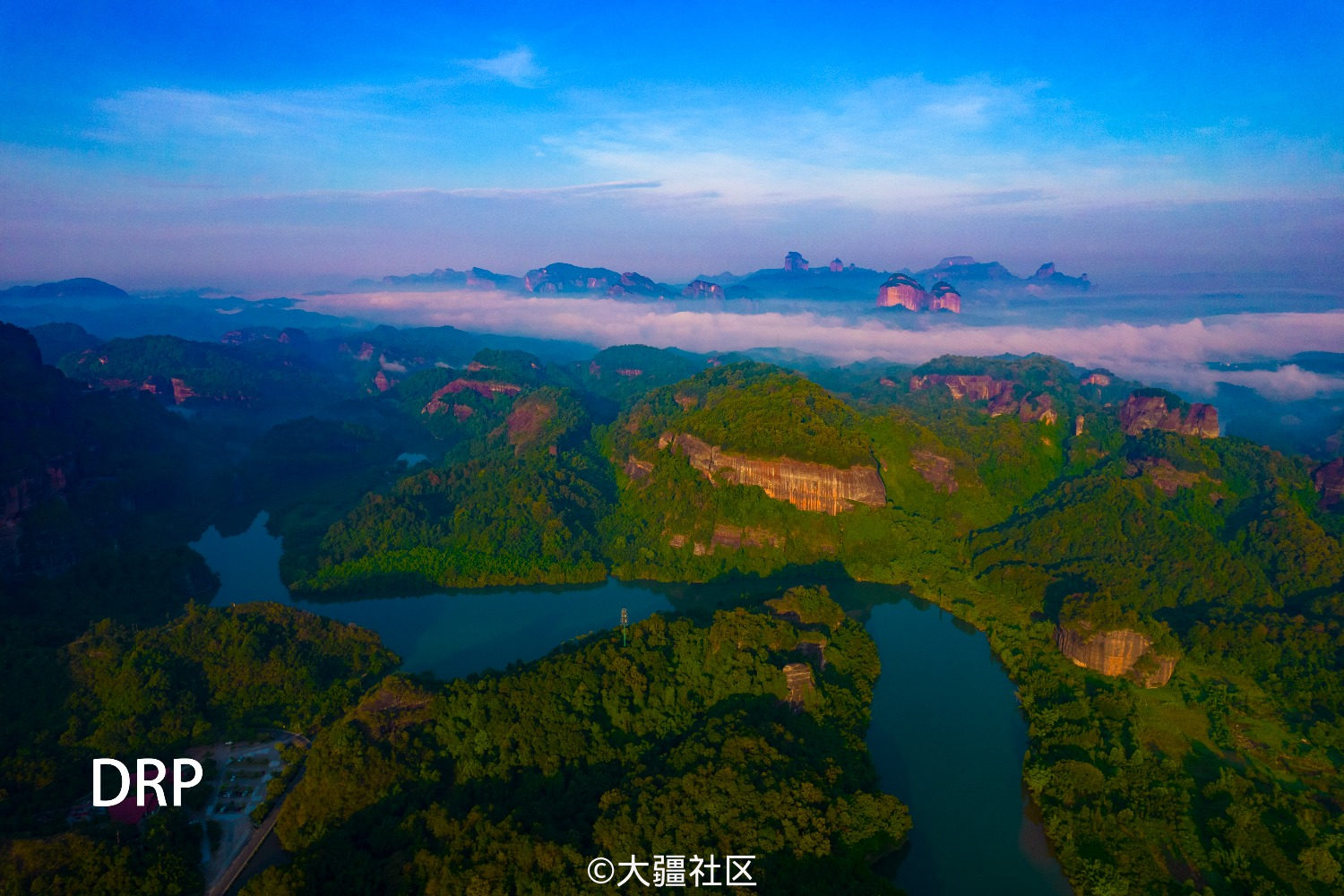 大美丹霞山