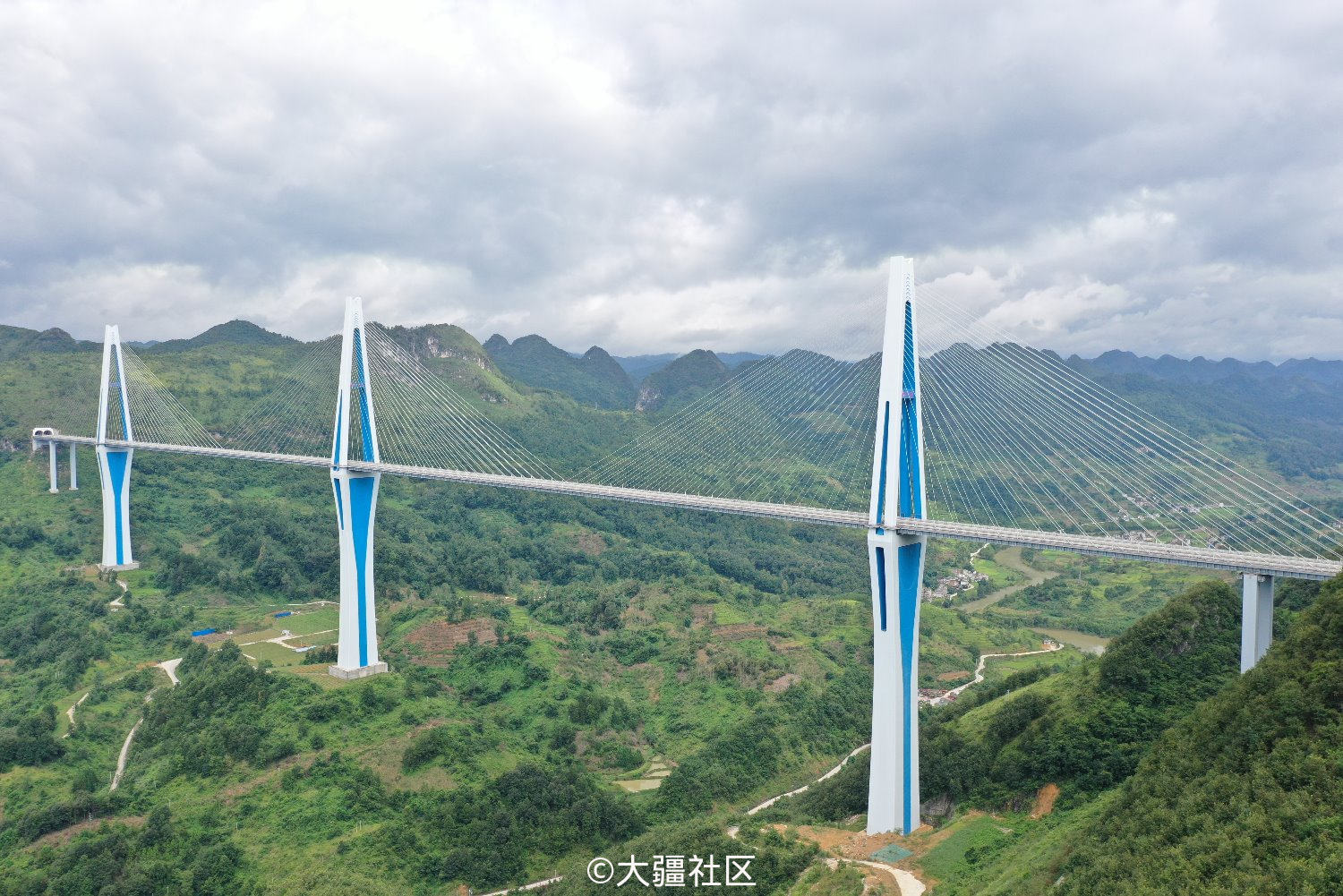 余安高速平塘特大桥