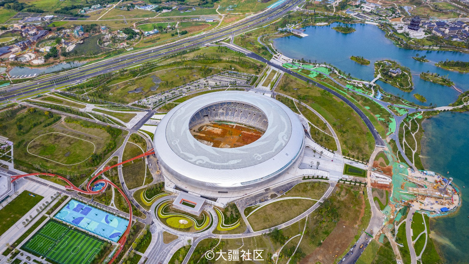 成都大运会主场馆